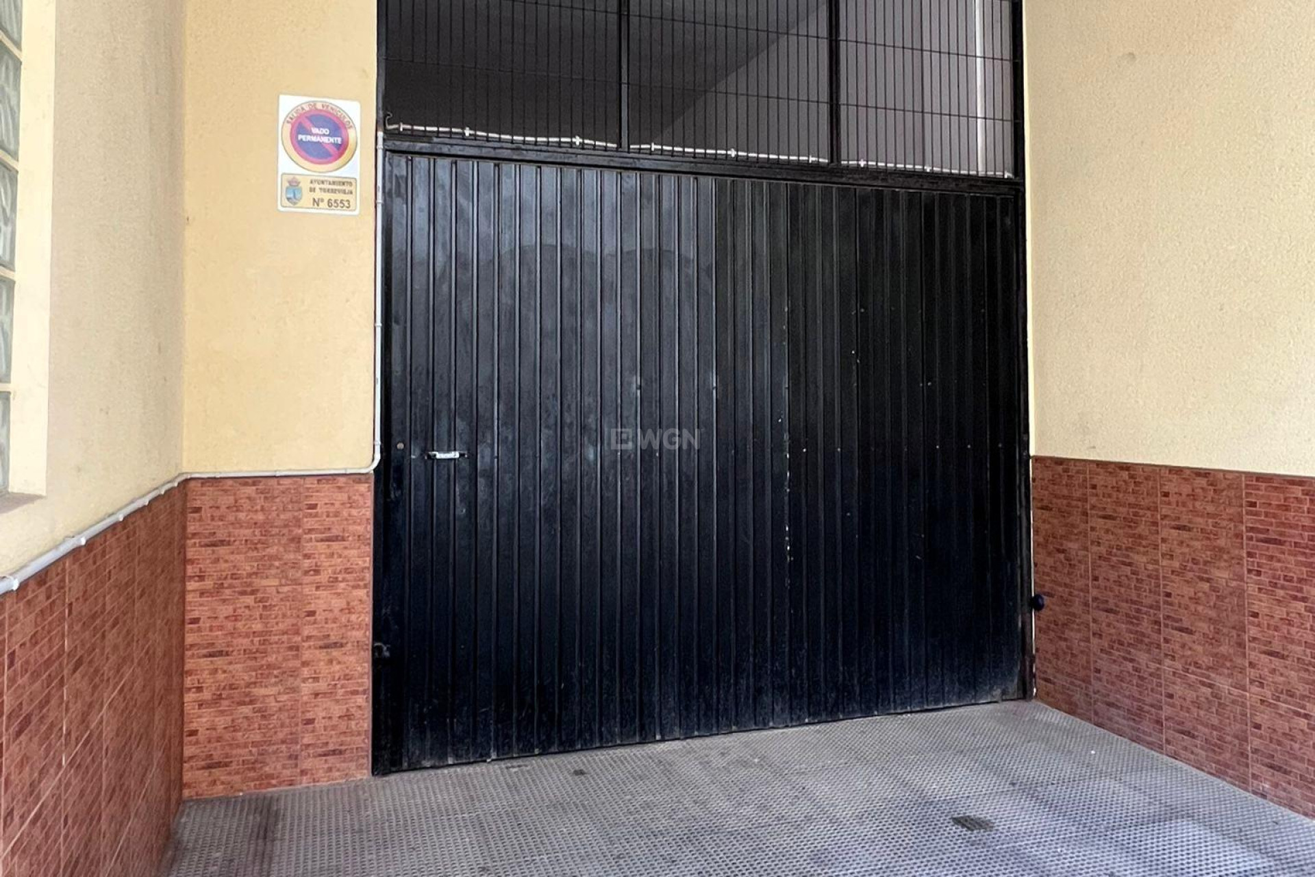 Odsprzedaż - Mieszkanie w bloku - Torrevieja - Playa de los Locos