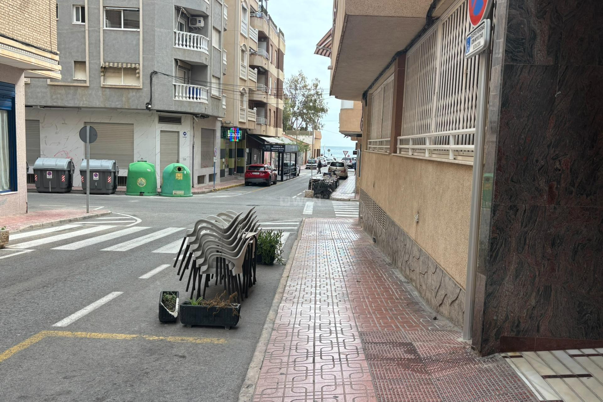 Odsprzedaż - Mieszkanie w bloku - Torrevieja - Playa de los Locos