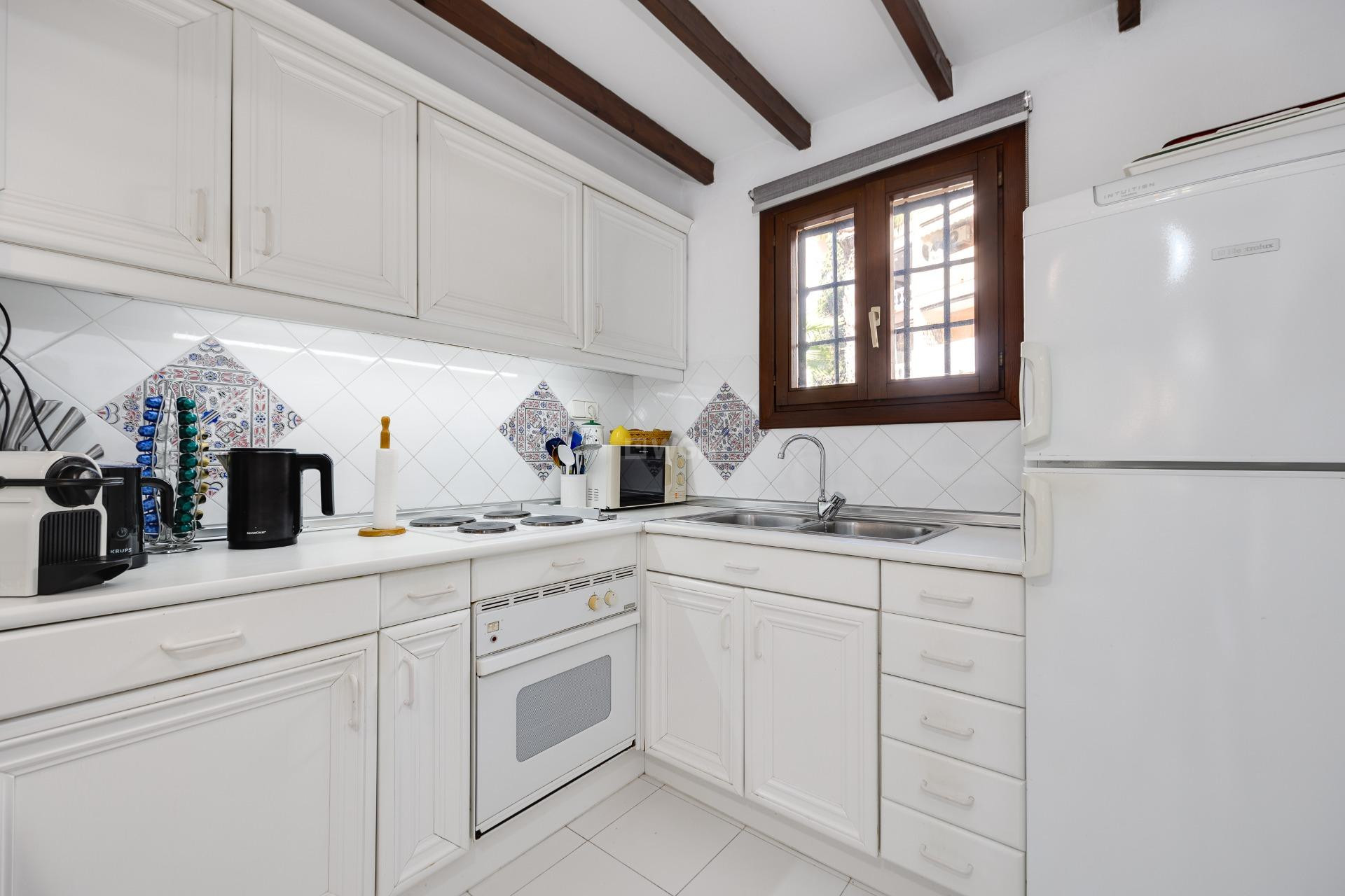 Odsprzedaż - Mieszkanie w bloku - Torrevieja - Playa de los Locos