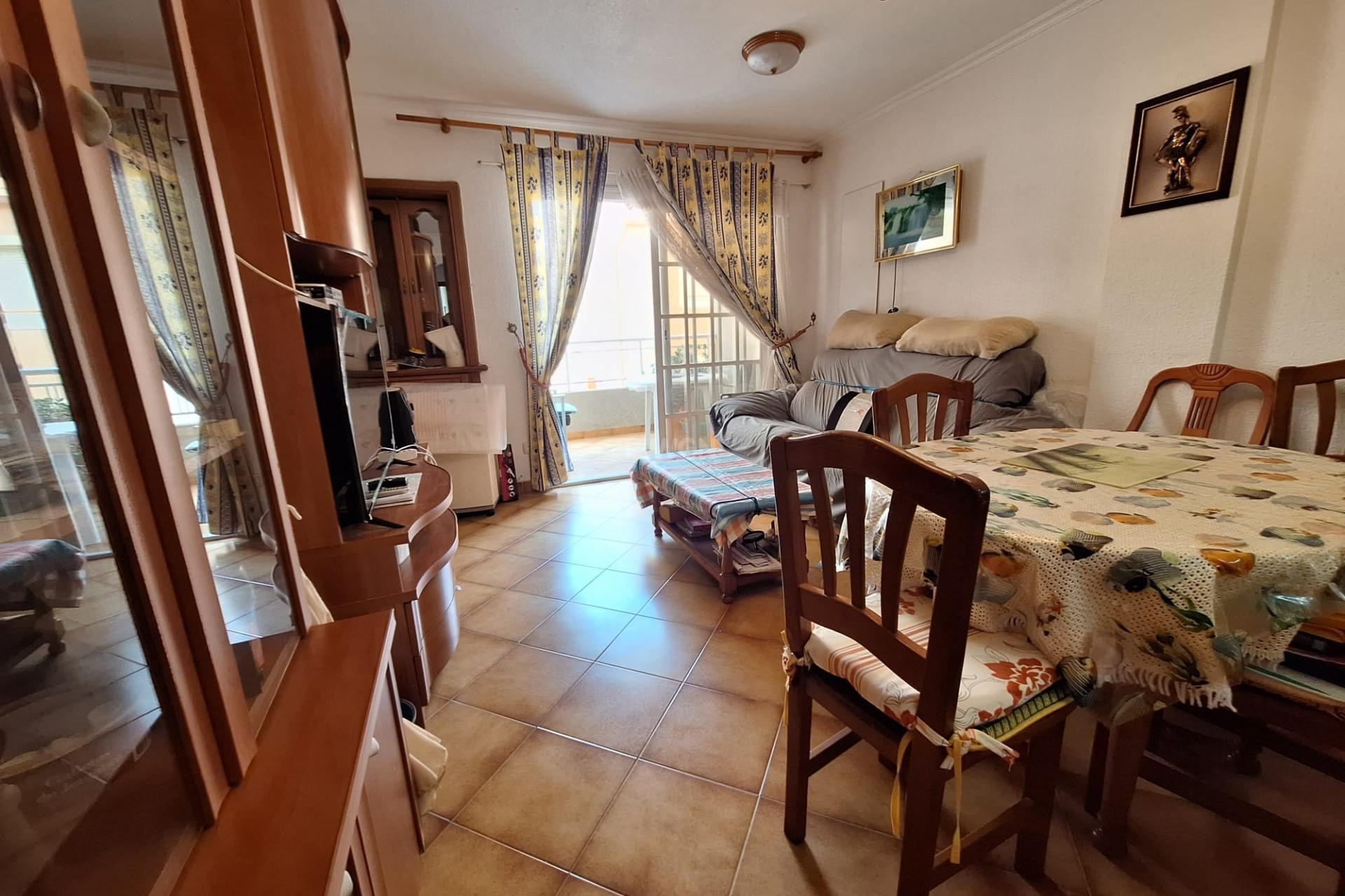 Odsprzedaż - Mieszkanie w bloku - Torrevieja - Playa de los Locos