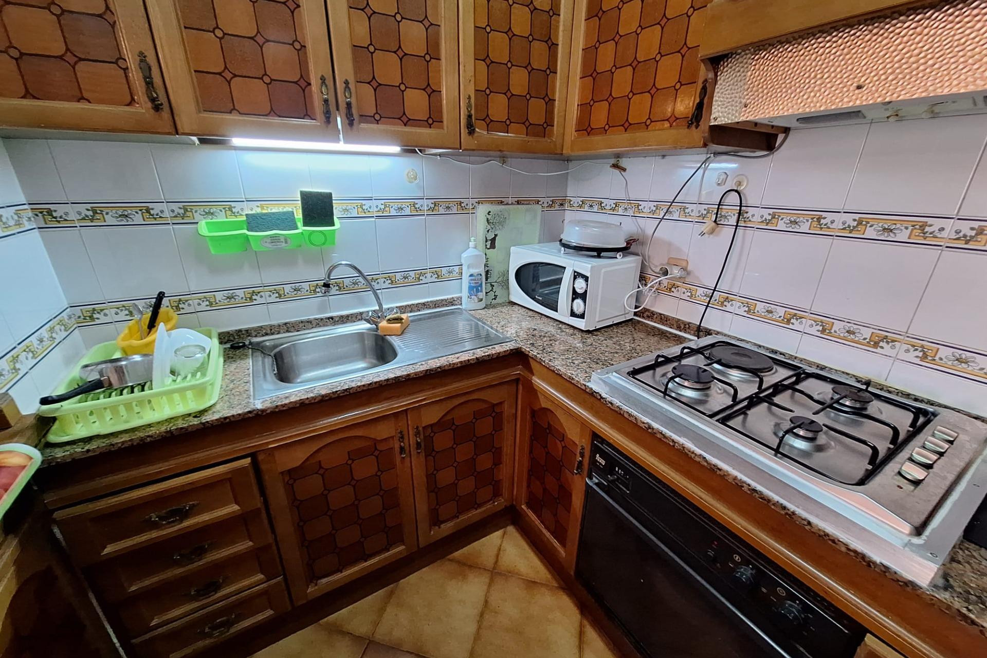 Odsprzedaż - Mieszkanie w bloku - Torrevieja - Playa de los Locos