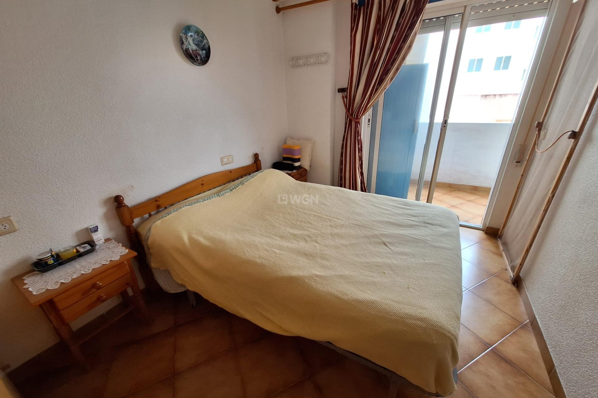 Odsprzedaż - Mieszkanie w bloku - Torrevieja - Playa de los Locos