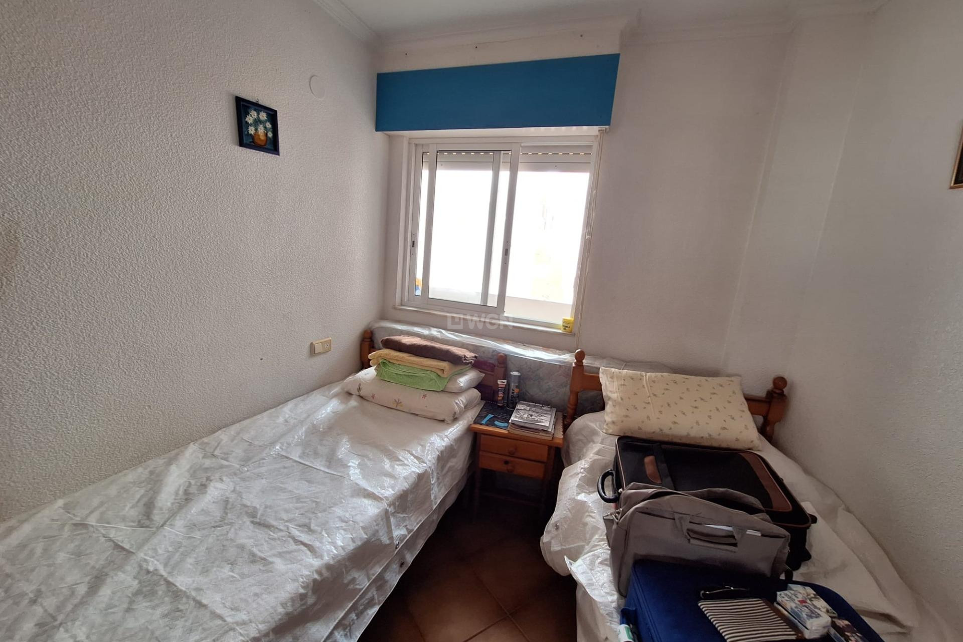 Odsprzedaż - Mieszkanie w bloku - Torrevieja - Playa de los Locos