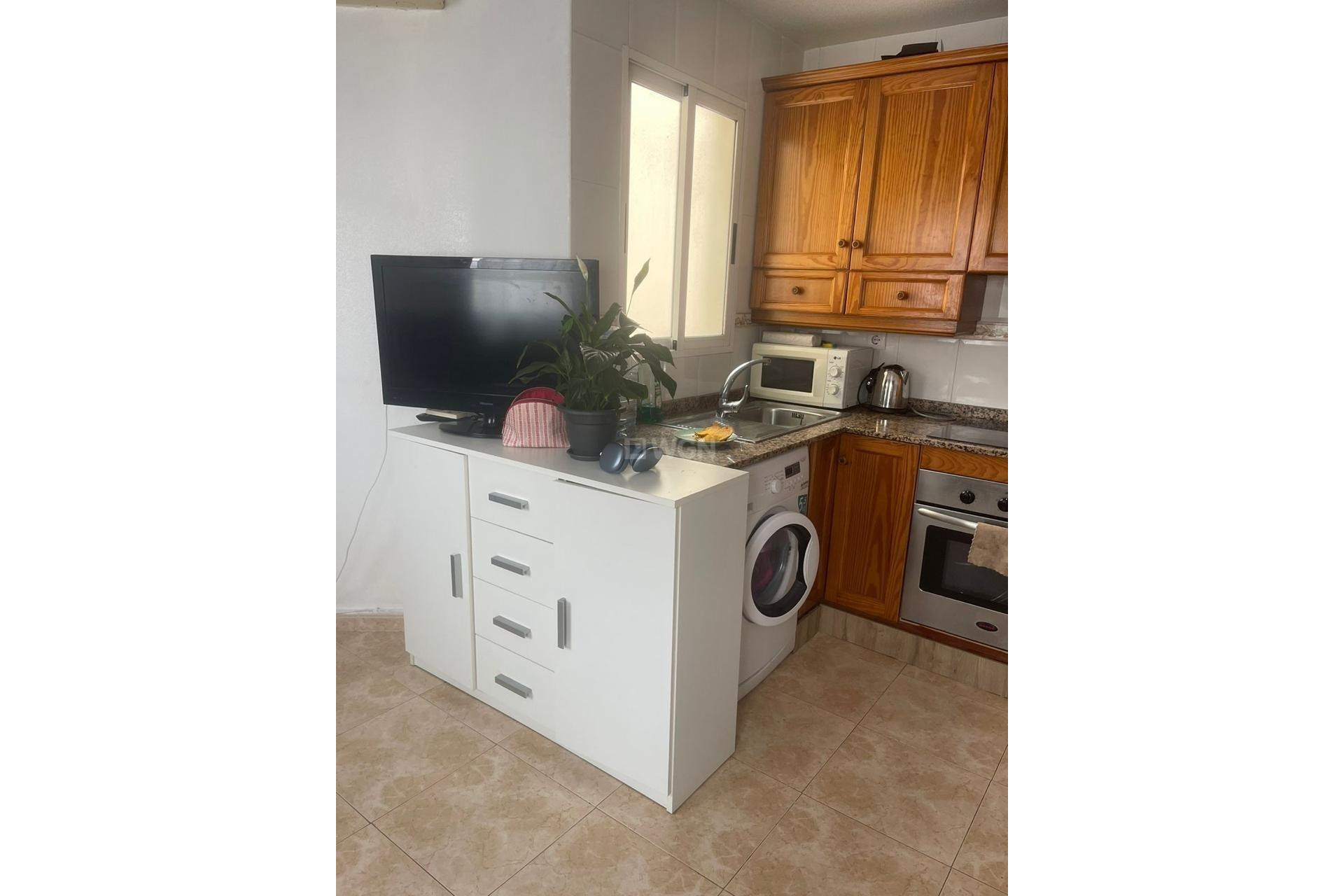 Odsprzedaż - Mieszkanie w bloku - Torrevieja - Playa de los Locos