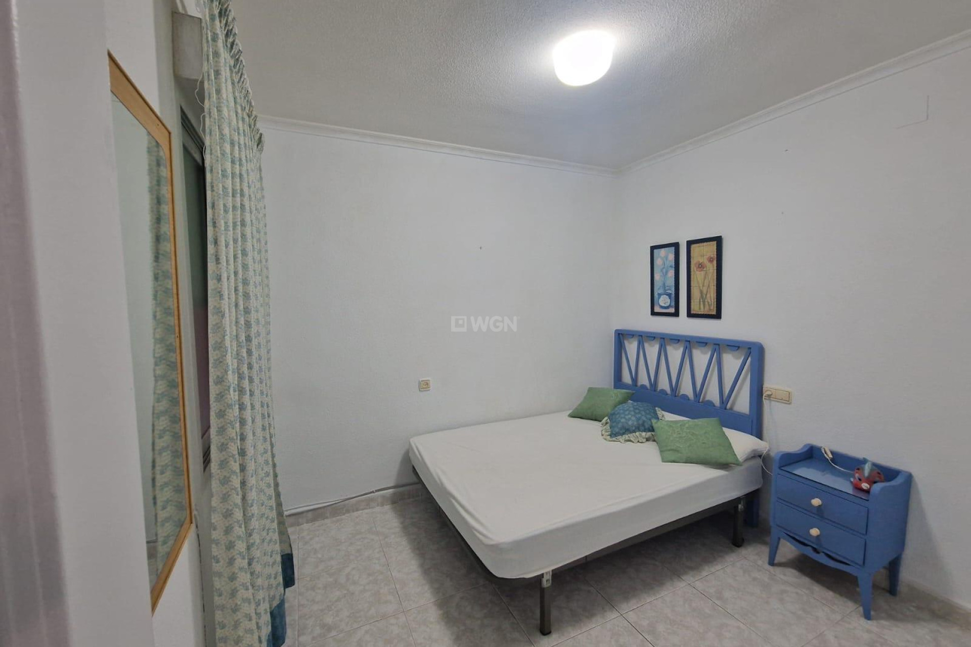 Odsprzedaż - Mieszkanie w bloku - Torrevieja - Playa de los Locos