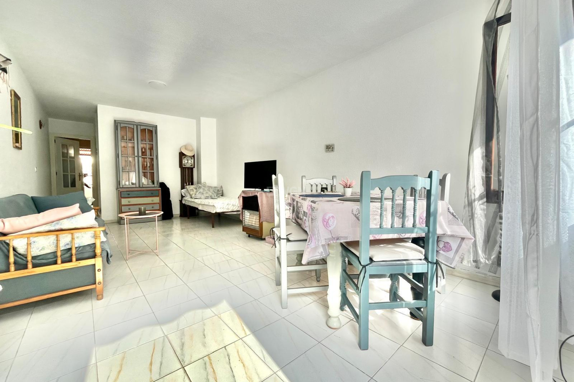 Odsprzedaż - Mieszkanie w bloku - Torrevieja - Playa de los Locos
