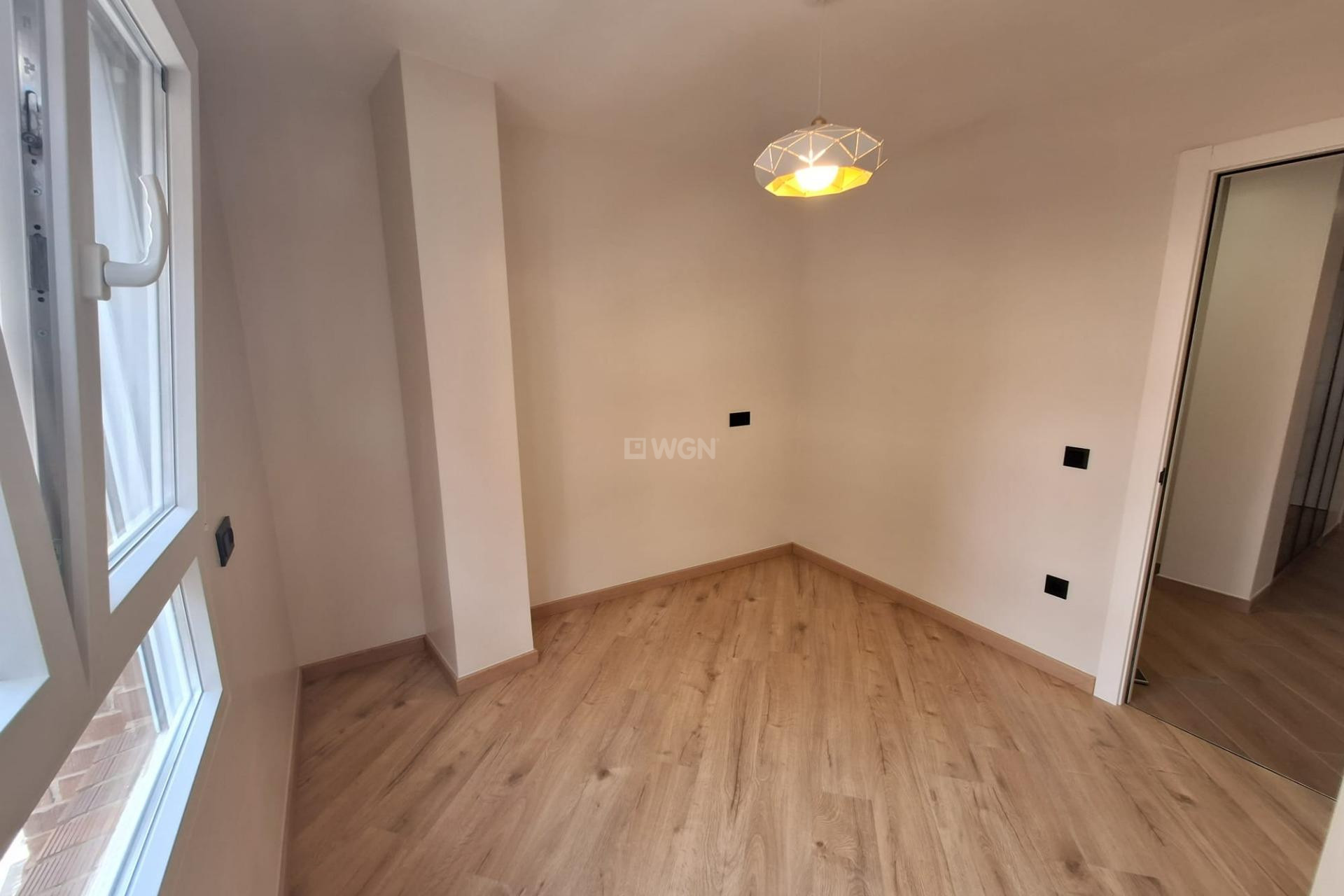 Odsprzedaż - Mieszkanie w bloku - Torrevieja - Playa de los Locos