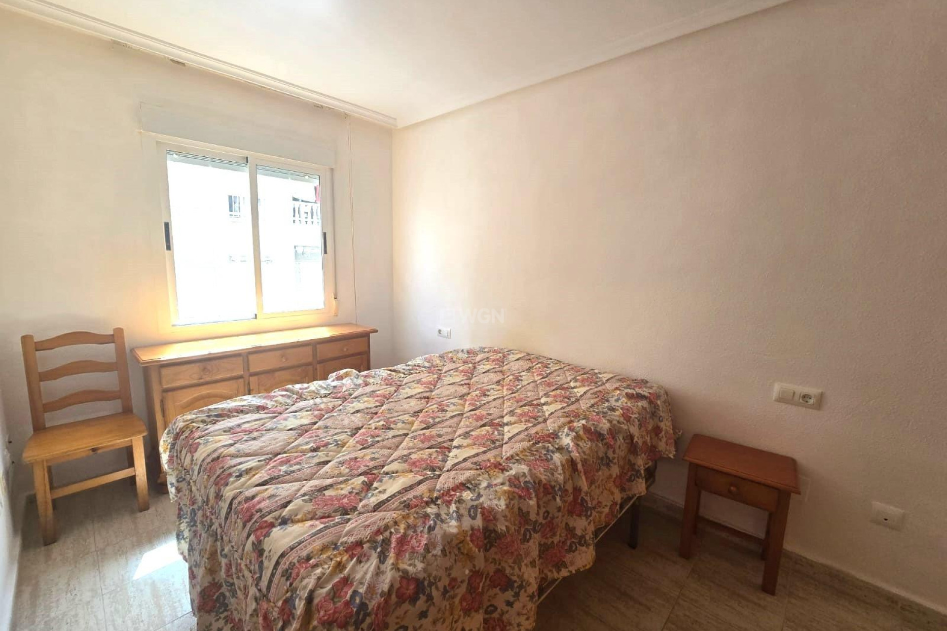Odsprzedaż - Mieszkanie w bloku - Torrevieja - Playa de los Locos