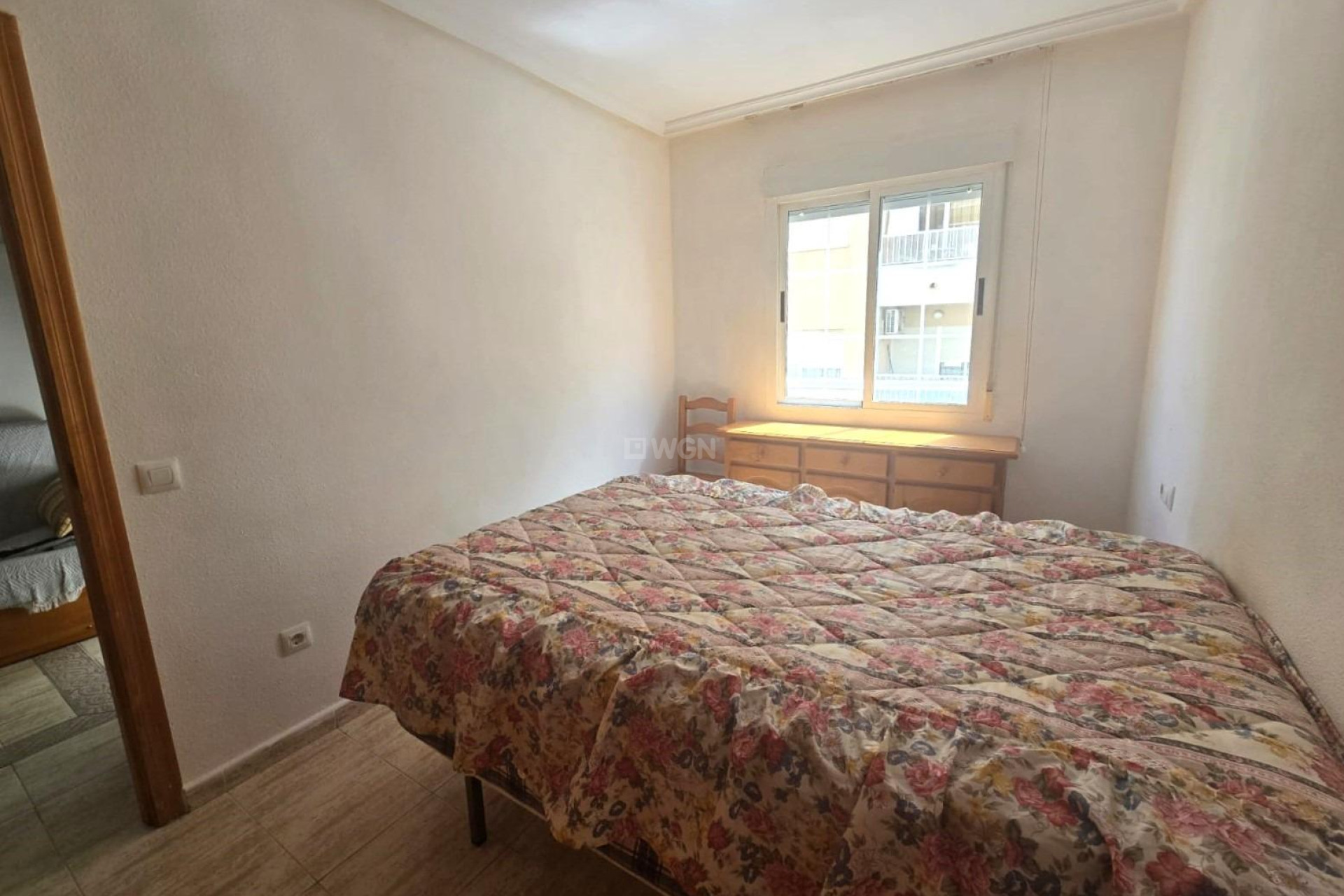 Odsprzedaż - Mieszkanie w bloku - Torrevieja - Playa de los Locos