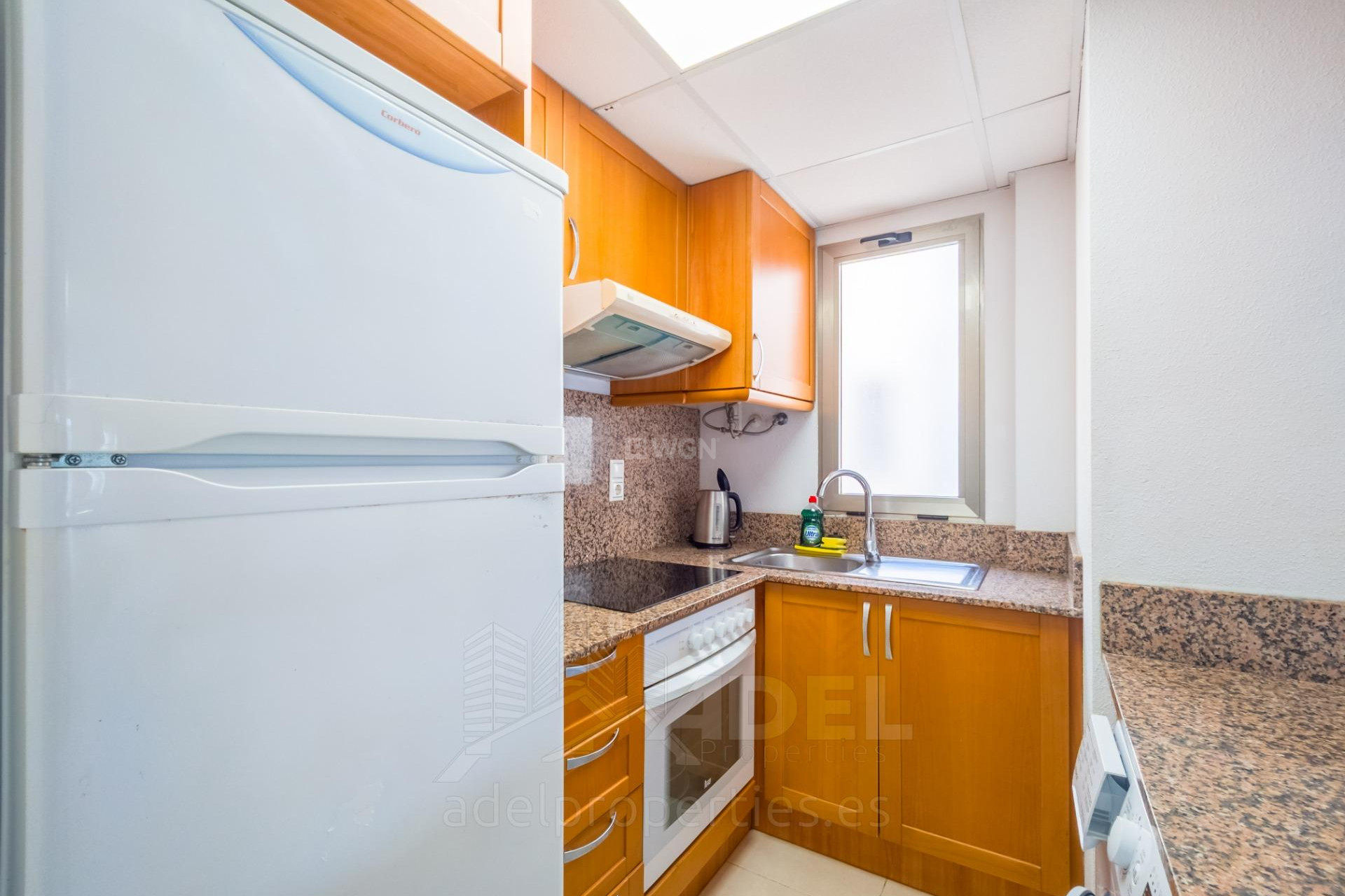Odsprzedaż - Mieszkanie w bloku - Torrevieja - Playa de los Locos