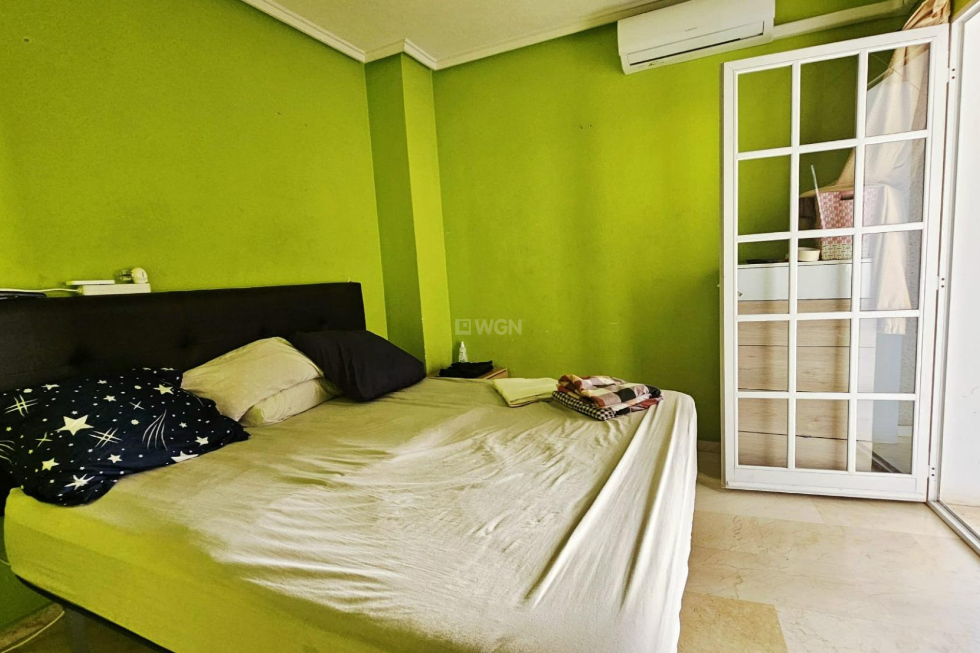 Odsprzedaż - Mieszkanie w bloku - Torrevieja - Playa de los Locos