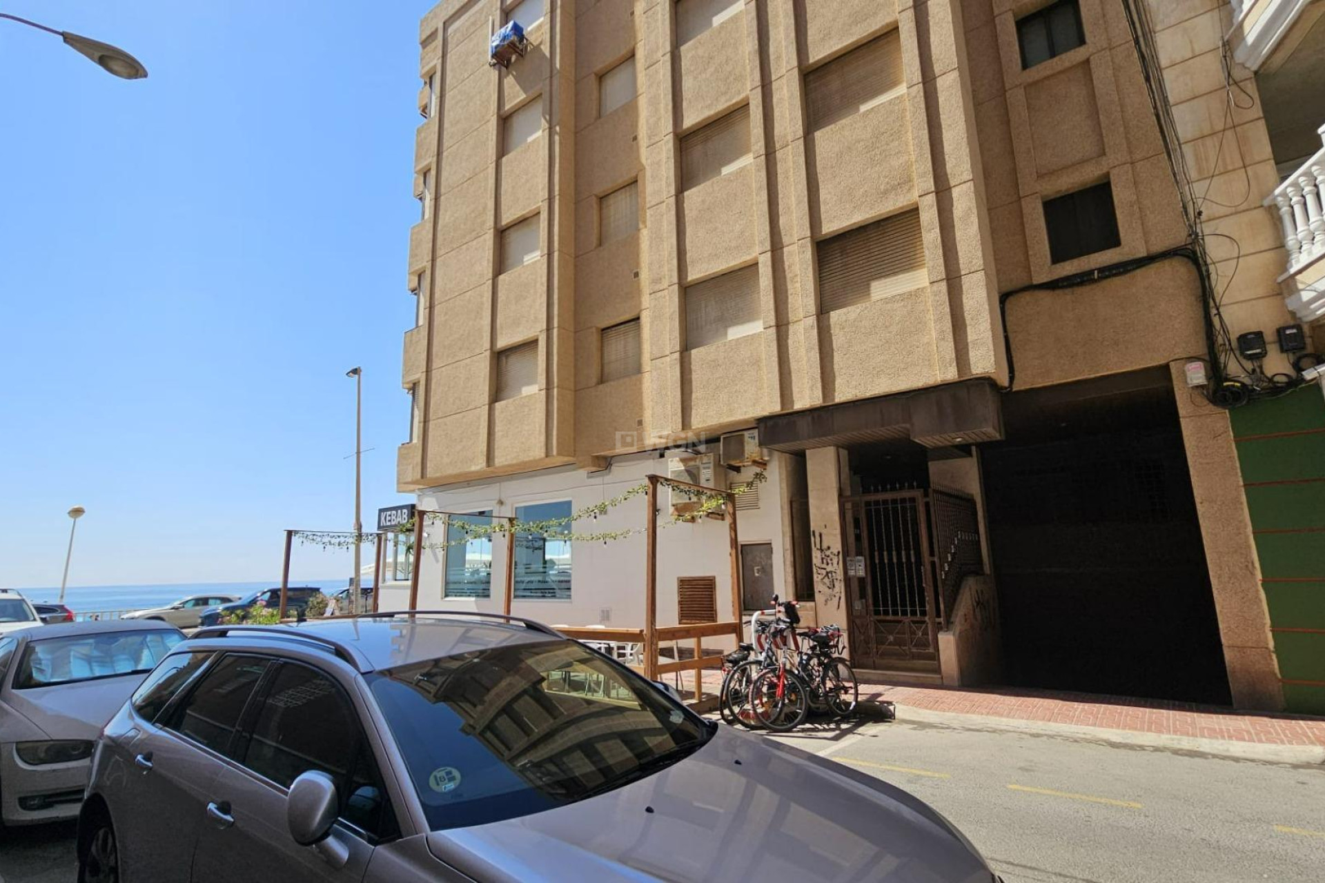 Odsprzedaż - Mieszkanie w bloku - Torrevieja - Playa de los Locos