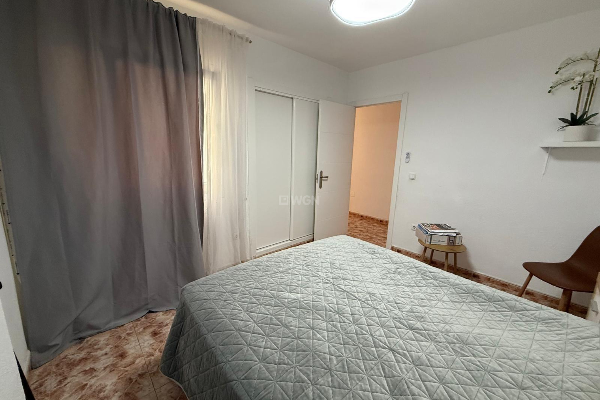 Odsprzedaż - Mieszkanie w bloku - Torrevieja - Playa de los Locos
