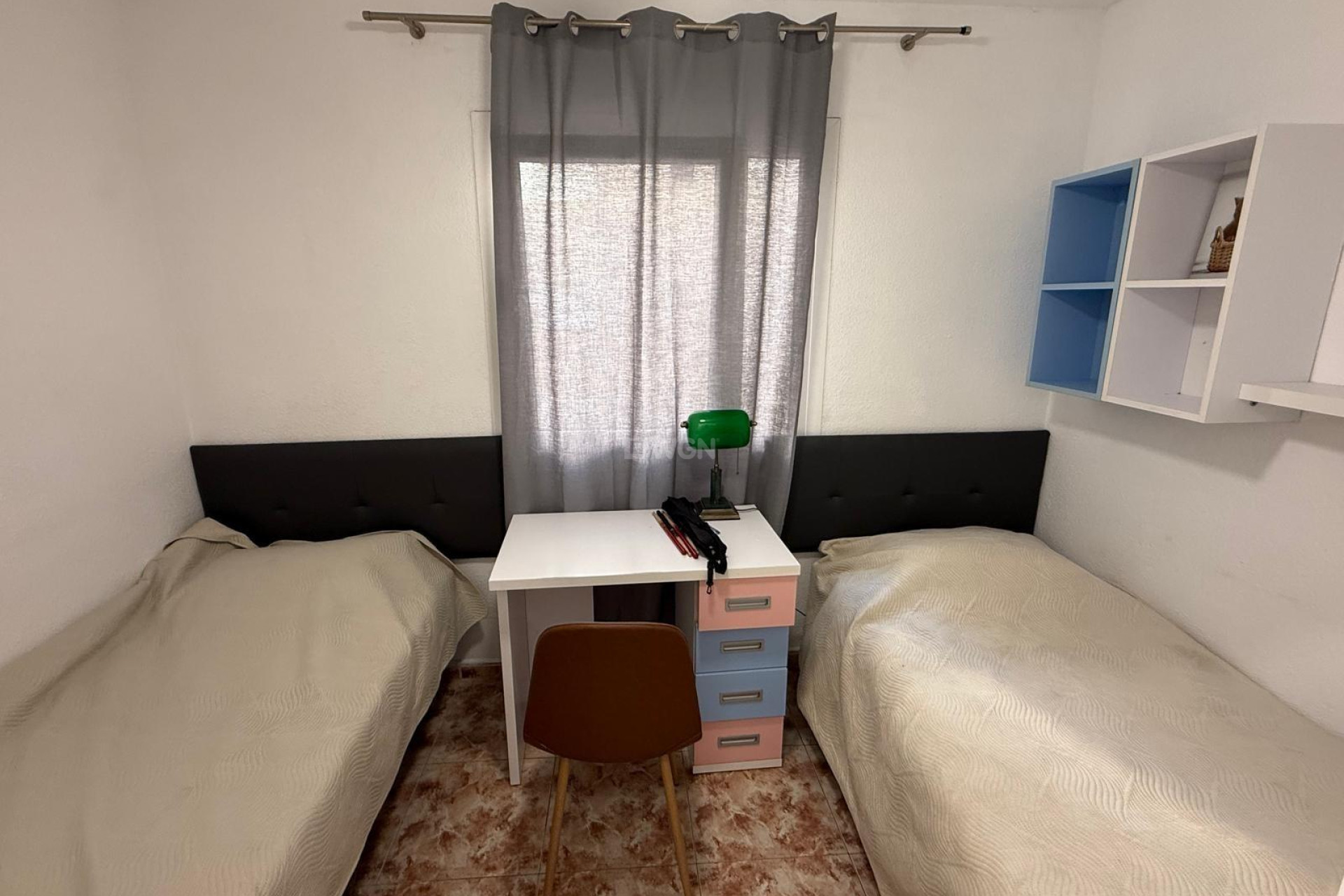 Odsprzedaż - Mieszkanie w bloku - Torrevieja - Playa de los Locos