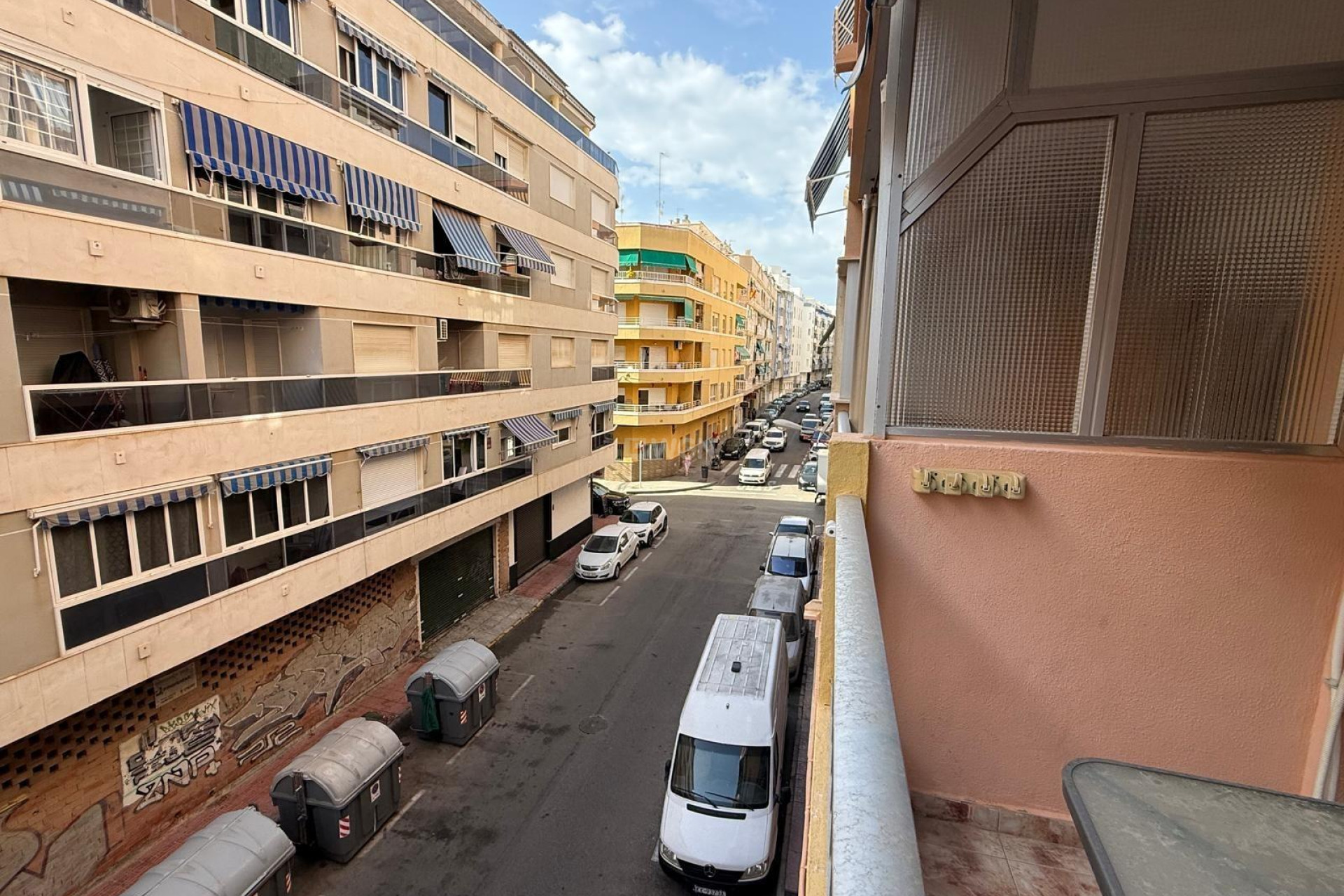 Odsprzedaż - Mieszkanie w bloku - Torrevieja - Playa de los Locos