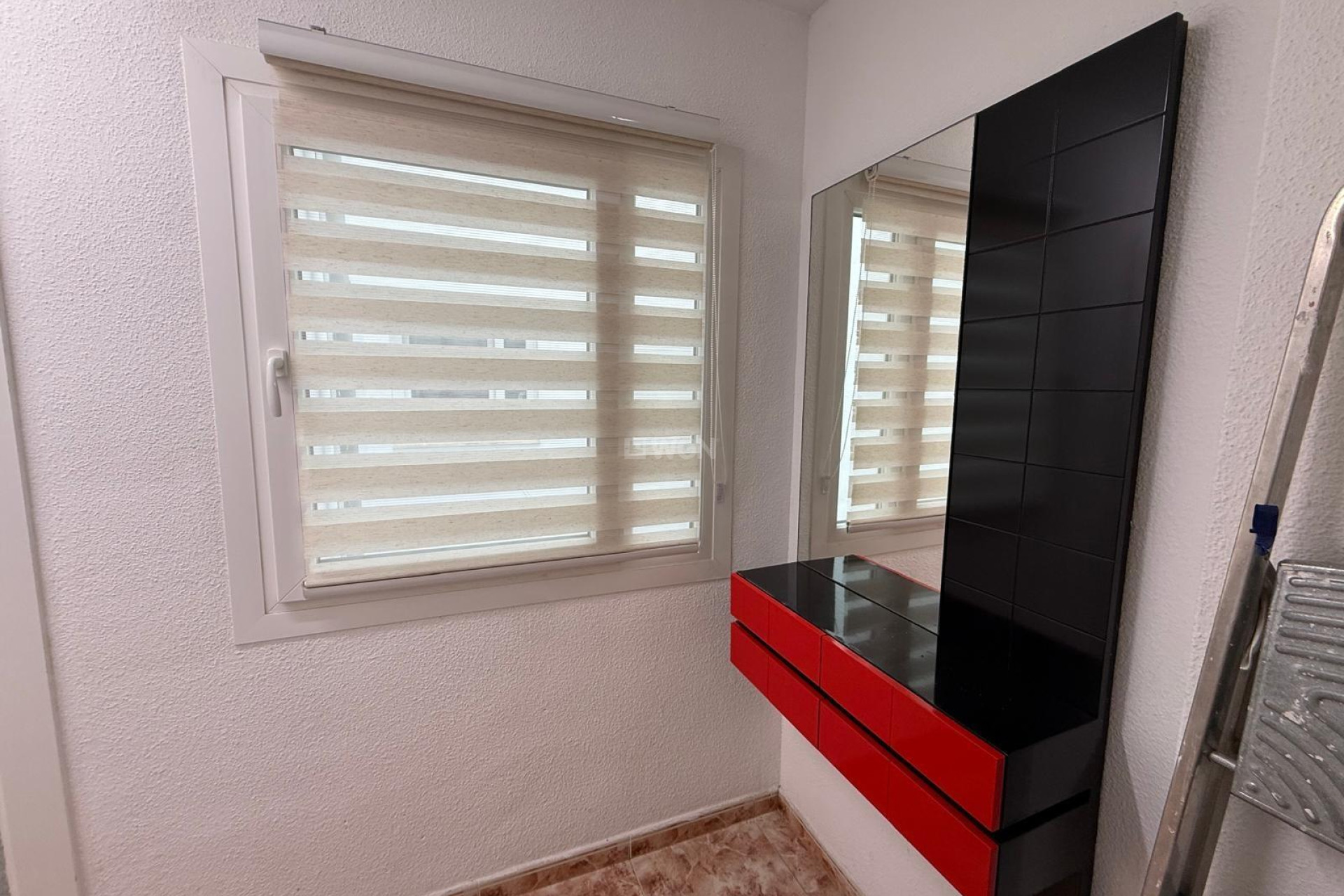 Odsprzedaż - Mieszkanie w bloku - Torrevieja - Playa de los Locos