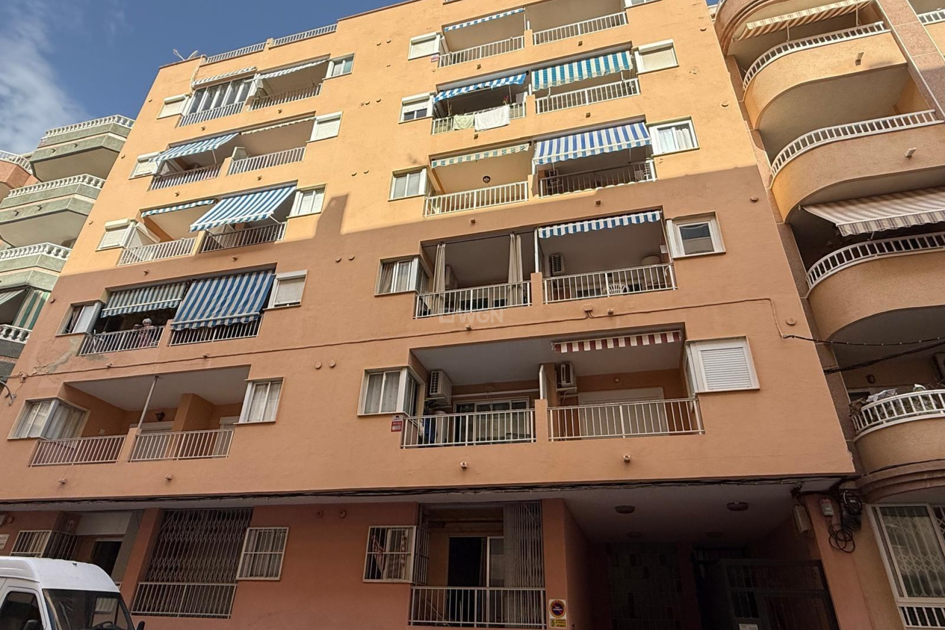 Odsprzedaż - Mieszkanie w bloku - Torrevieja - Playa de los Locos