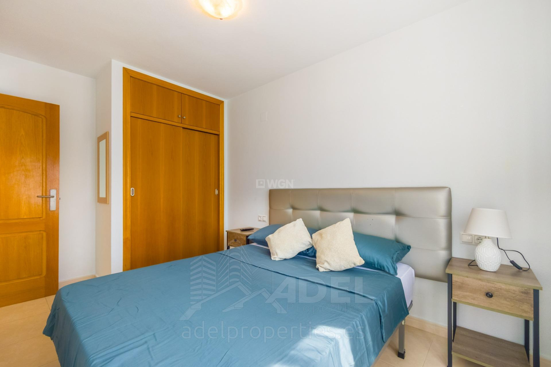 Odsprzedaż - Mieszkanie w bloku - Torrevieja - Playa de los Locos