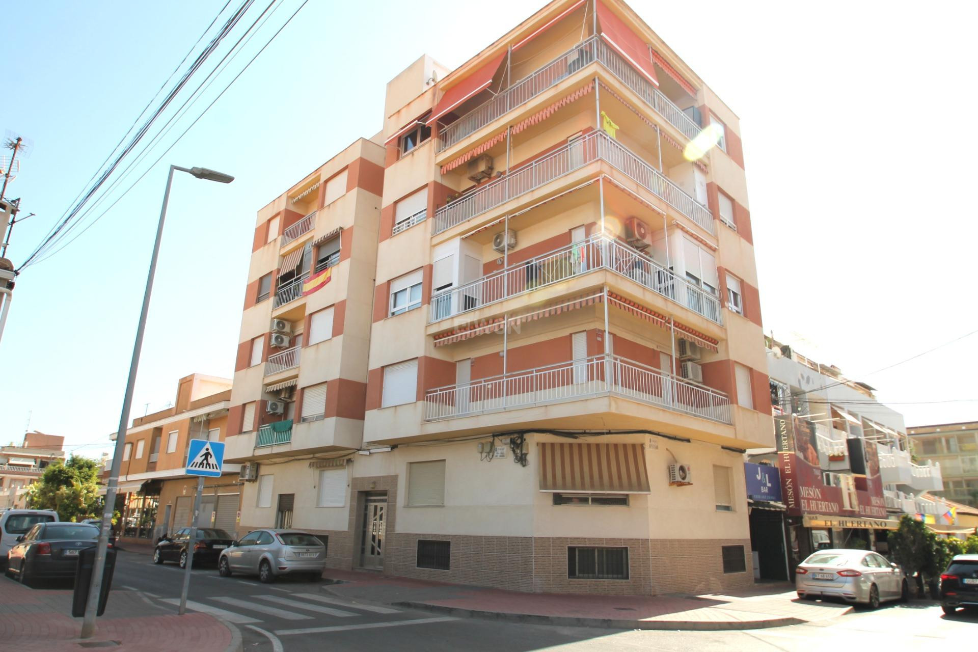 Odsprzedaż - Mieszkanie w bloku - Torrevieja - Playa De Los Naufragos