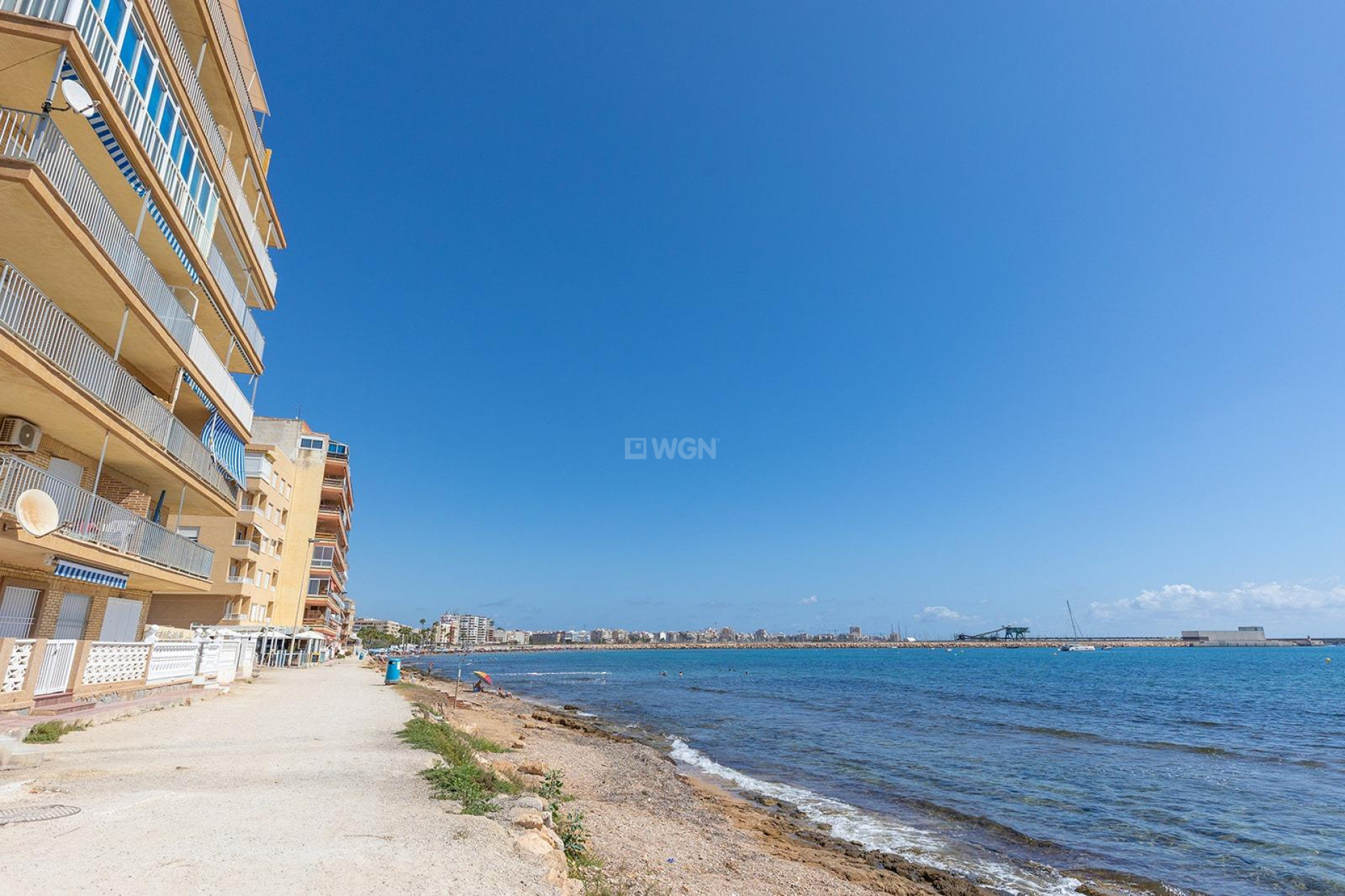 Odsprzedaż - Mieszkanie w bloku - Torrevieja - Playa De Los Naufragos