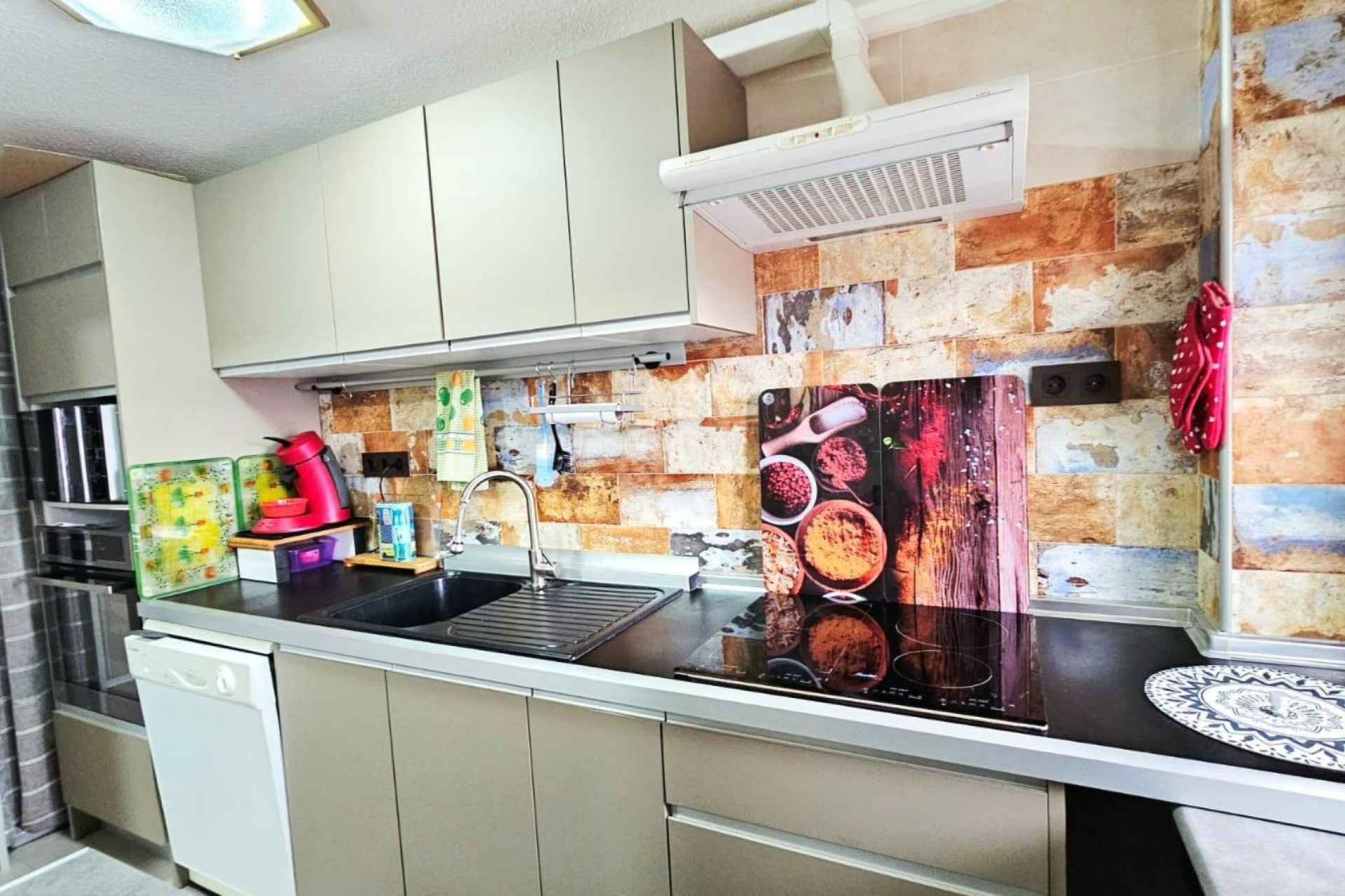 Odsprzedaż - Mieszkanie w bloku - Torrevieja - Playa De Los Naufragos