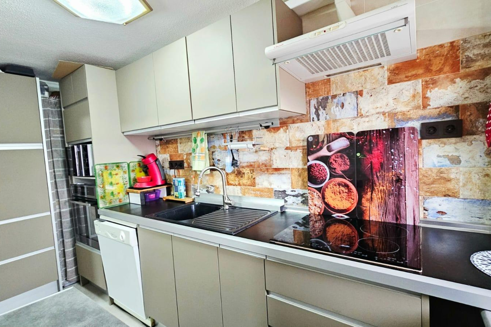 Odsprzedaż - Mieszkanie w bloku - Torrevieja - Playa De Los Naufragos