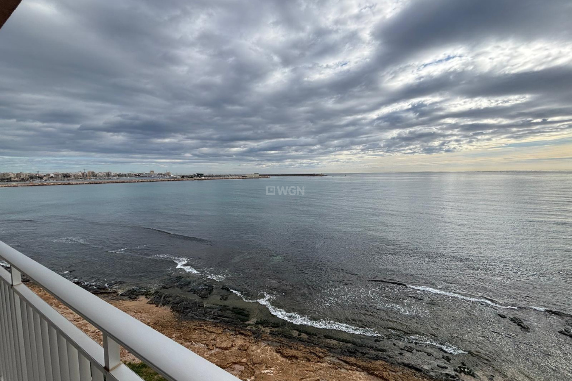Odsprzedaż - Mieszkanie w bloku - Torrevieja - Playa De Los Naufragos