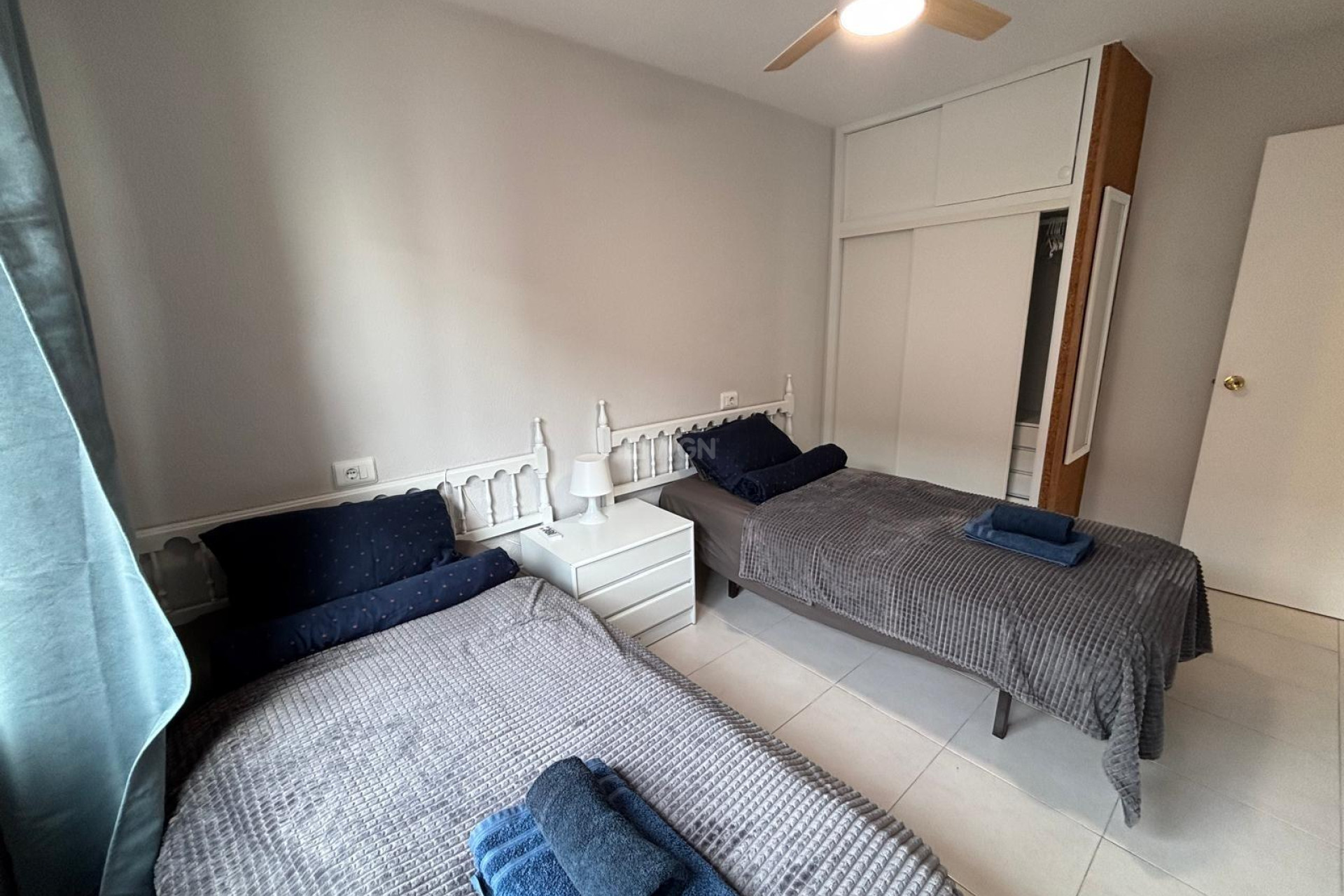 Odsprzedaż - Mieszkanie w bloku - Torrevieja - Playa De Los Naufragos