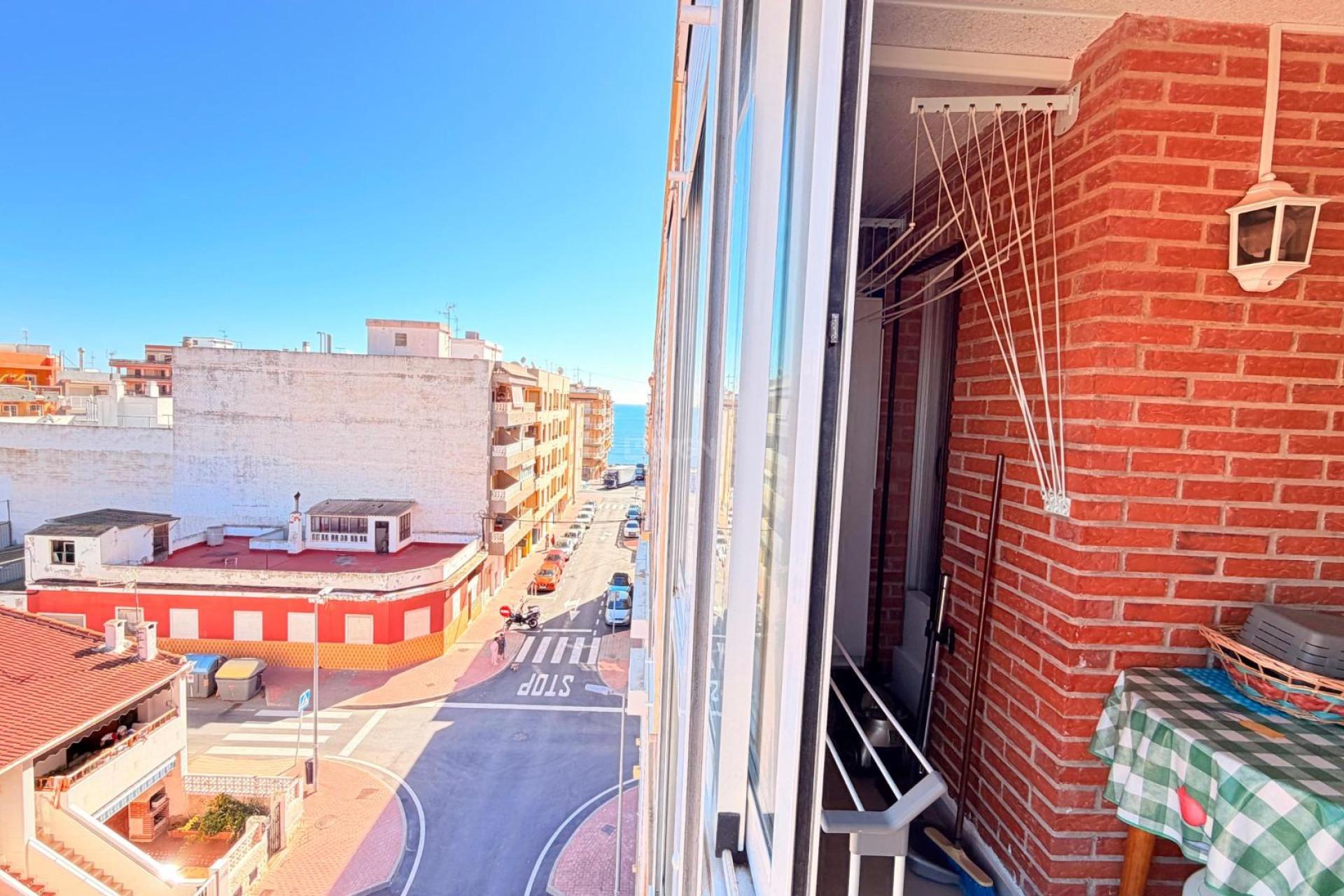 Odsprzedaż - Mieszkanie w bloku - Torrevieja - Playa De Los Naufragos