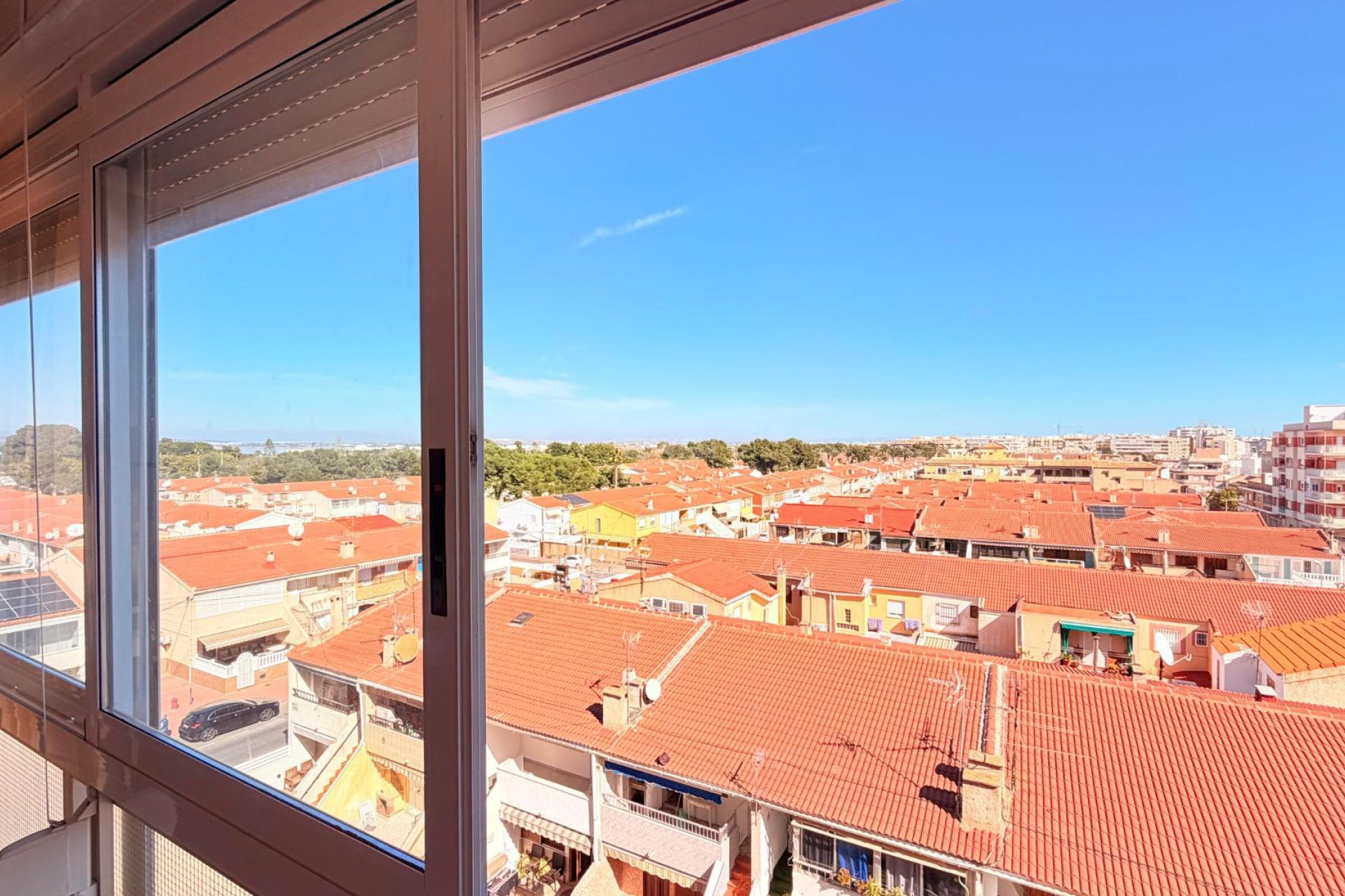 Odsprzedaż - Mieszkanie w bloku - Torrevieja - Playa De Los Naufragos