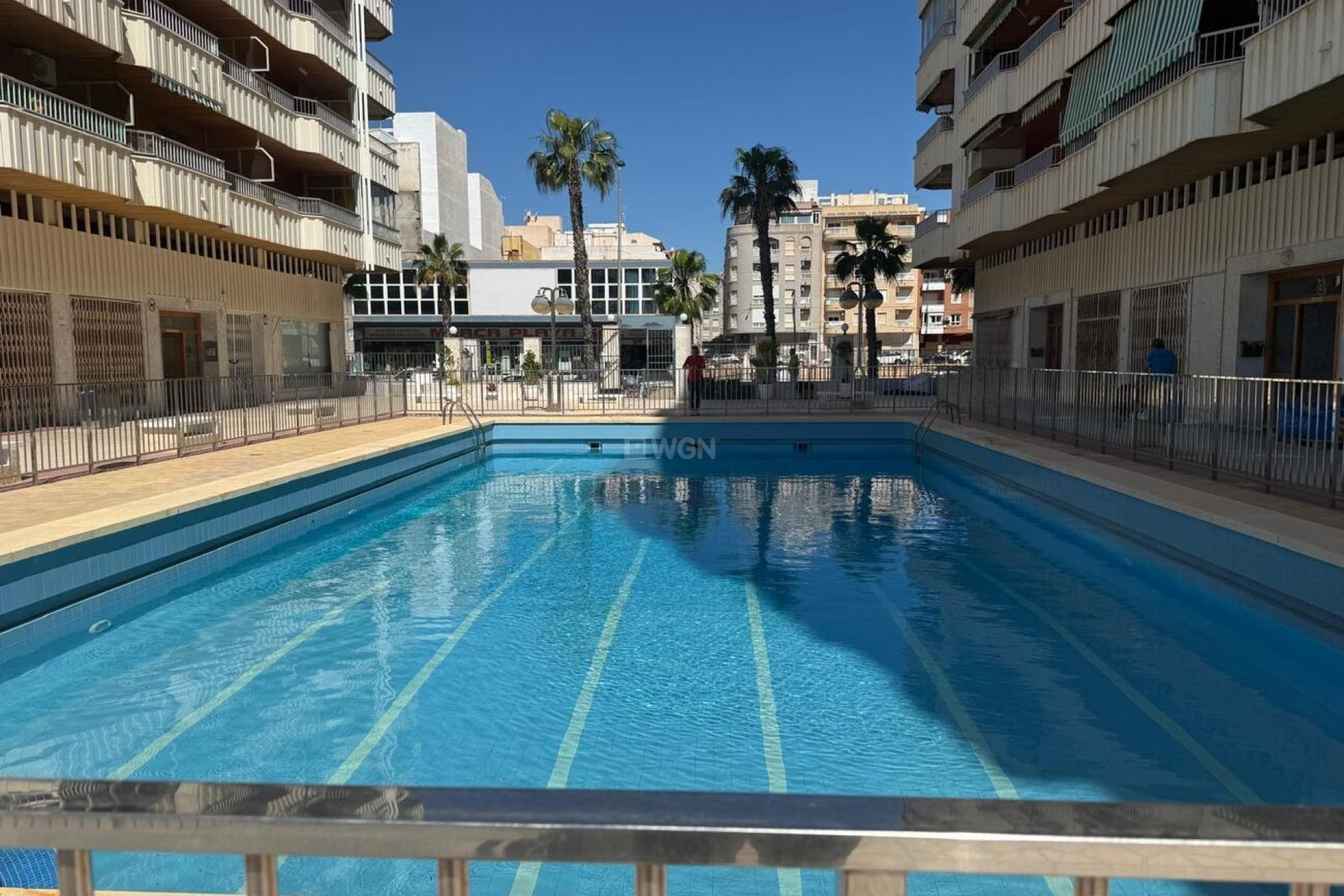 Odsprzedaż - Mieszkanie w bloku - Torrevieja - Playa del Acequión