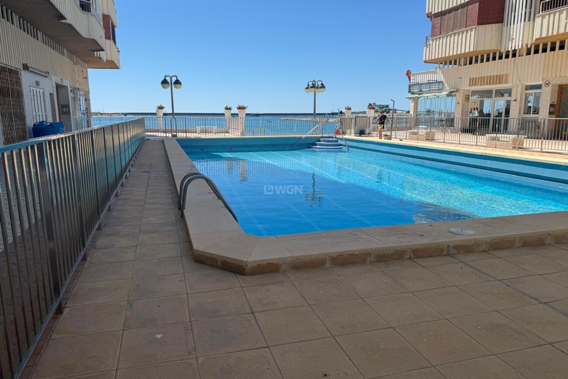 Odsprzedaż - Mieszkanie w bloku - Torrevieja - Playa del Acequión
