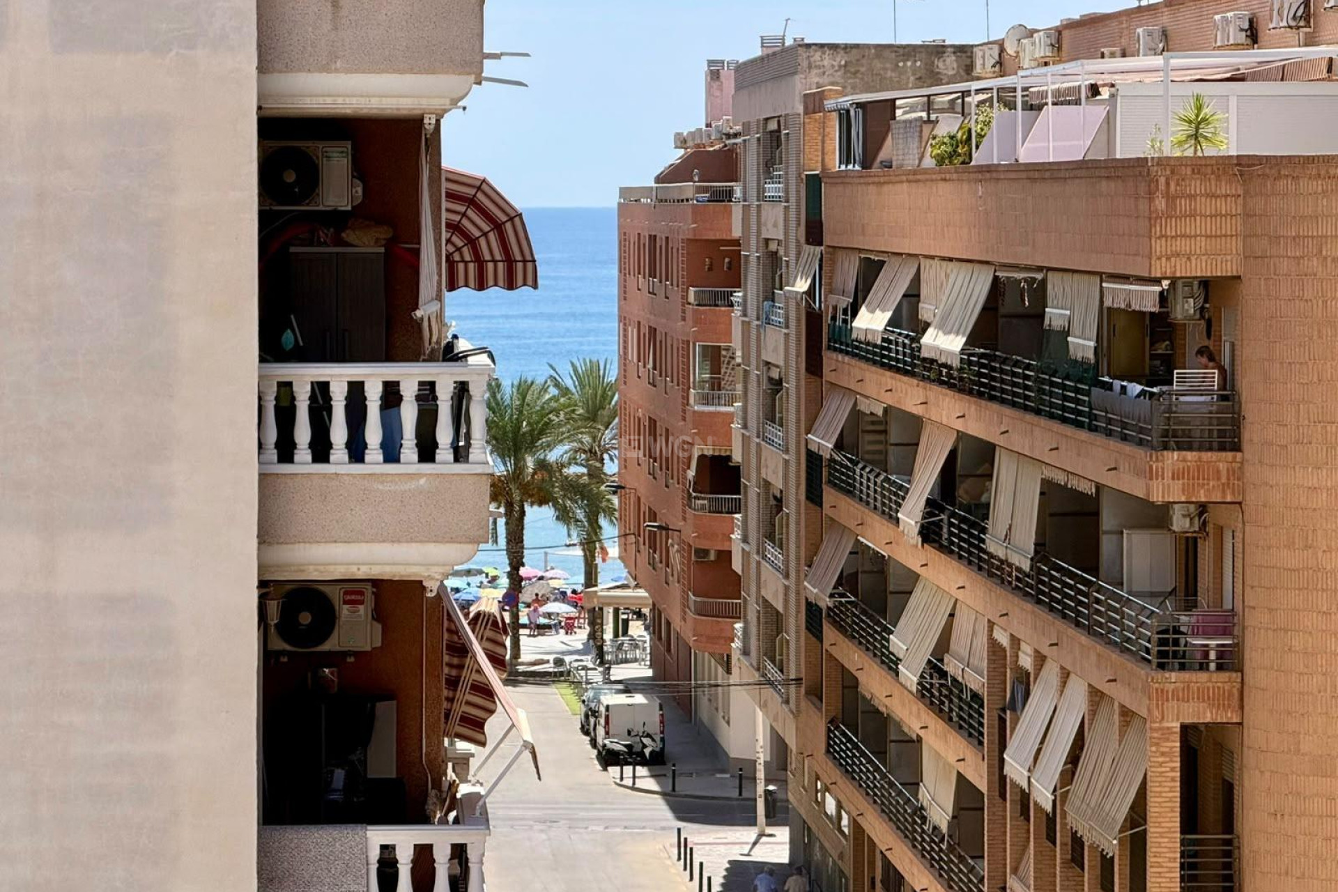 Odsprzedaż - Mieszkanie w bloku - Torrevieja - Playa del Cura