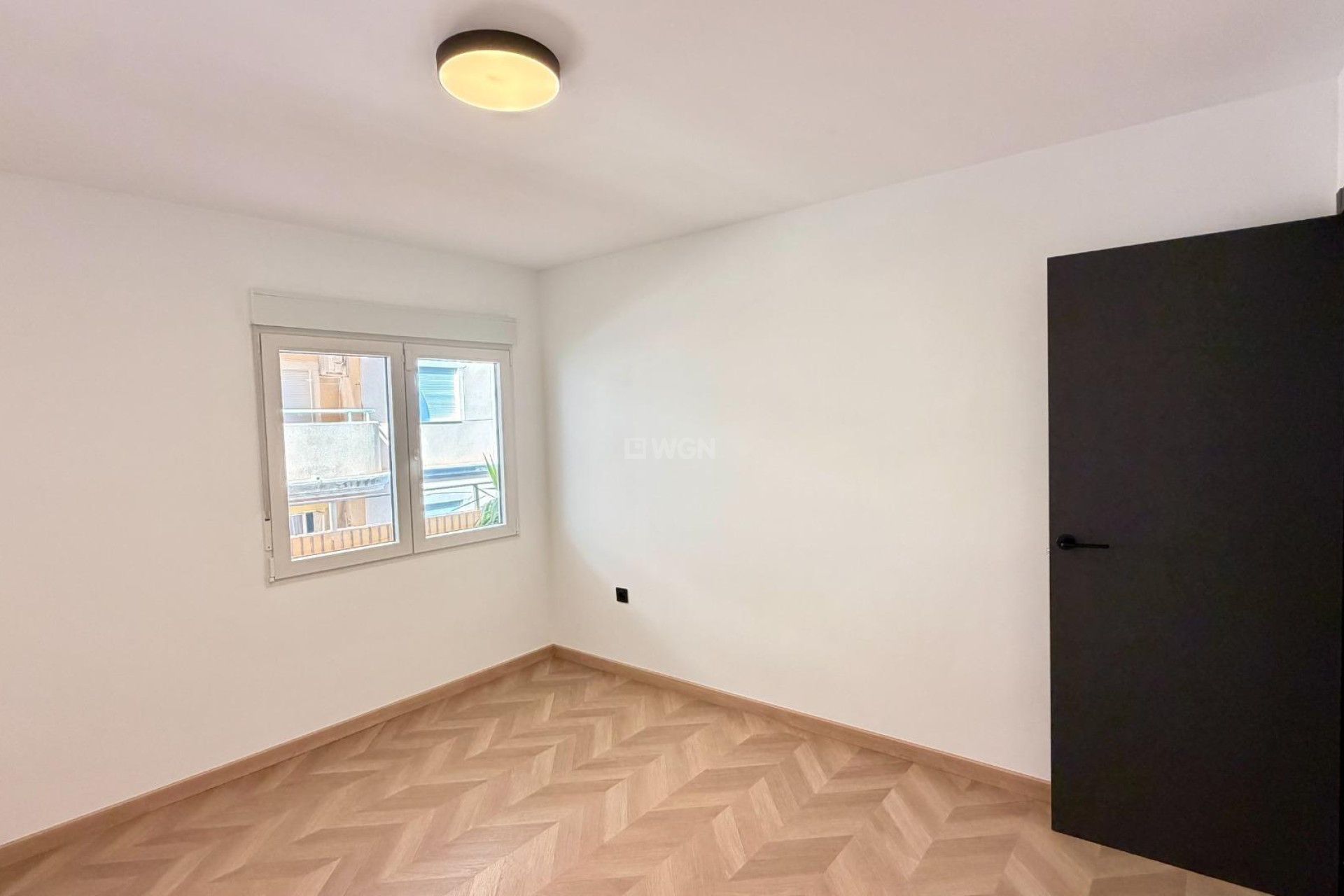 Odsprzedaż - Mieszkanie w bloku - Torrevieja - Playa del Cura