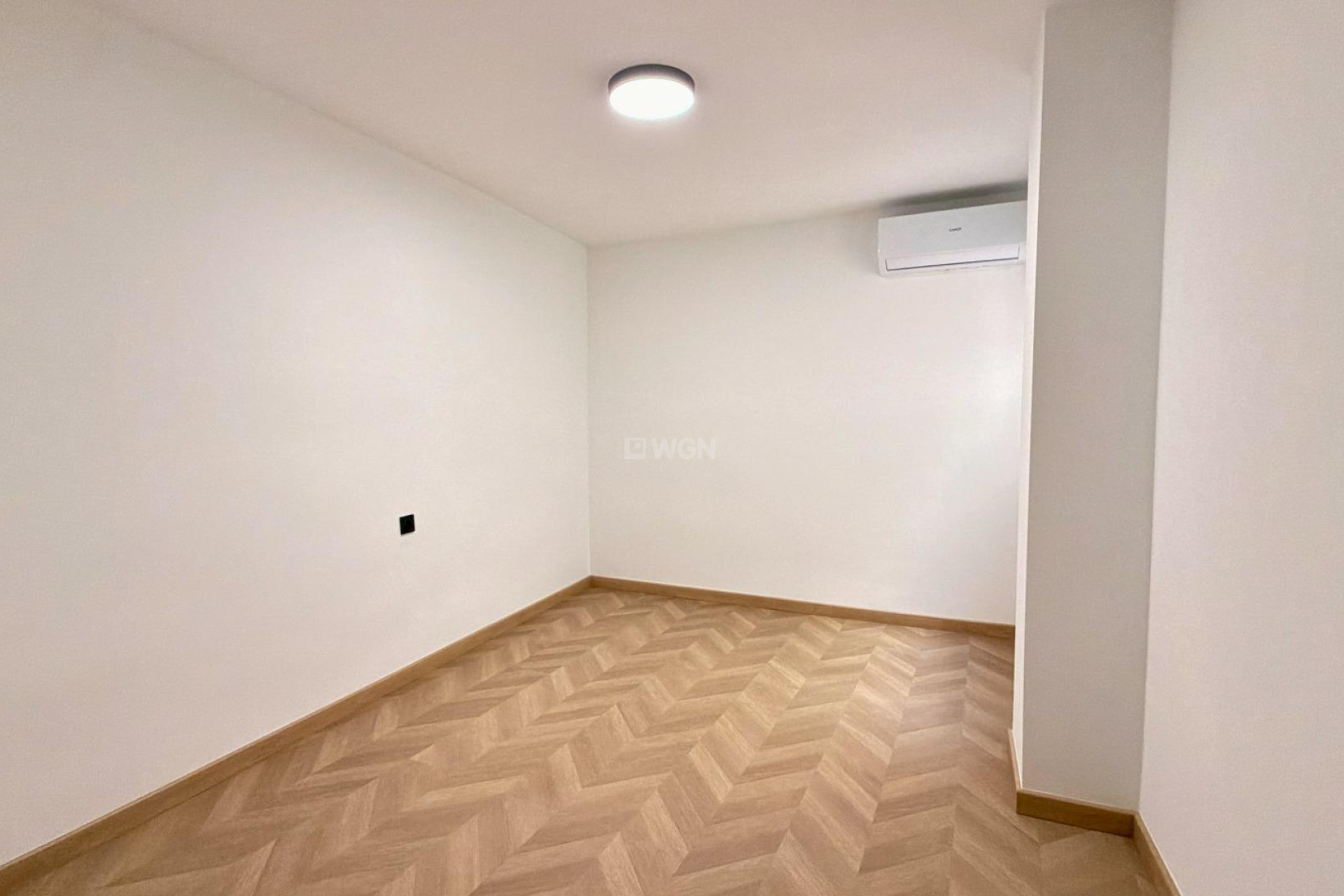 Odsprzedaż - Mieszkanie w bloku - Torrevieja - Playa del Cura