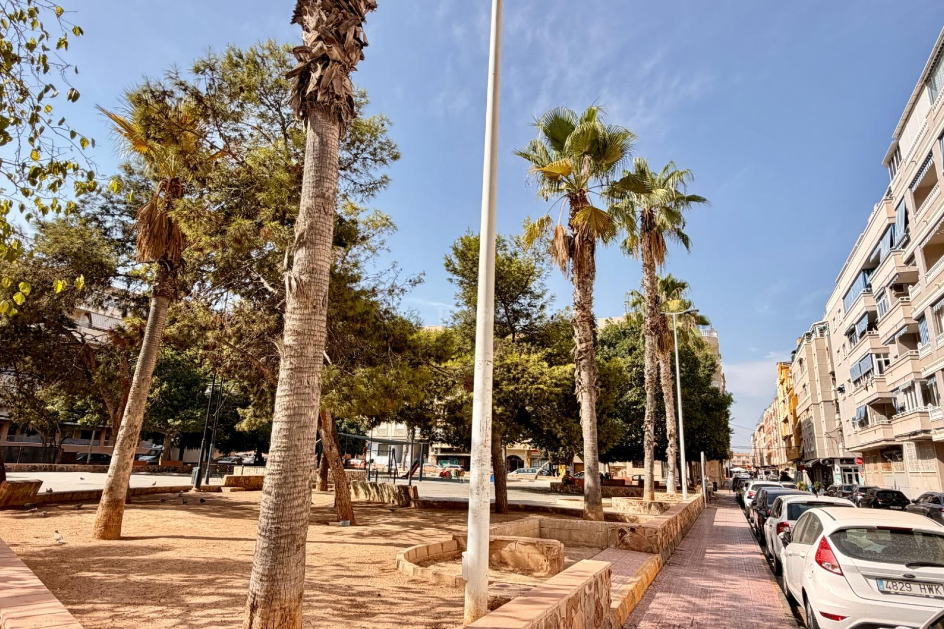 Odsprzedaż - Mieszkanie w bloku - Torrevieja - Playa del Cura