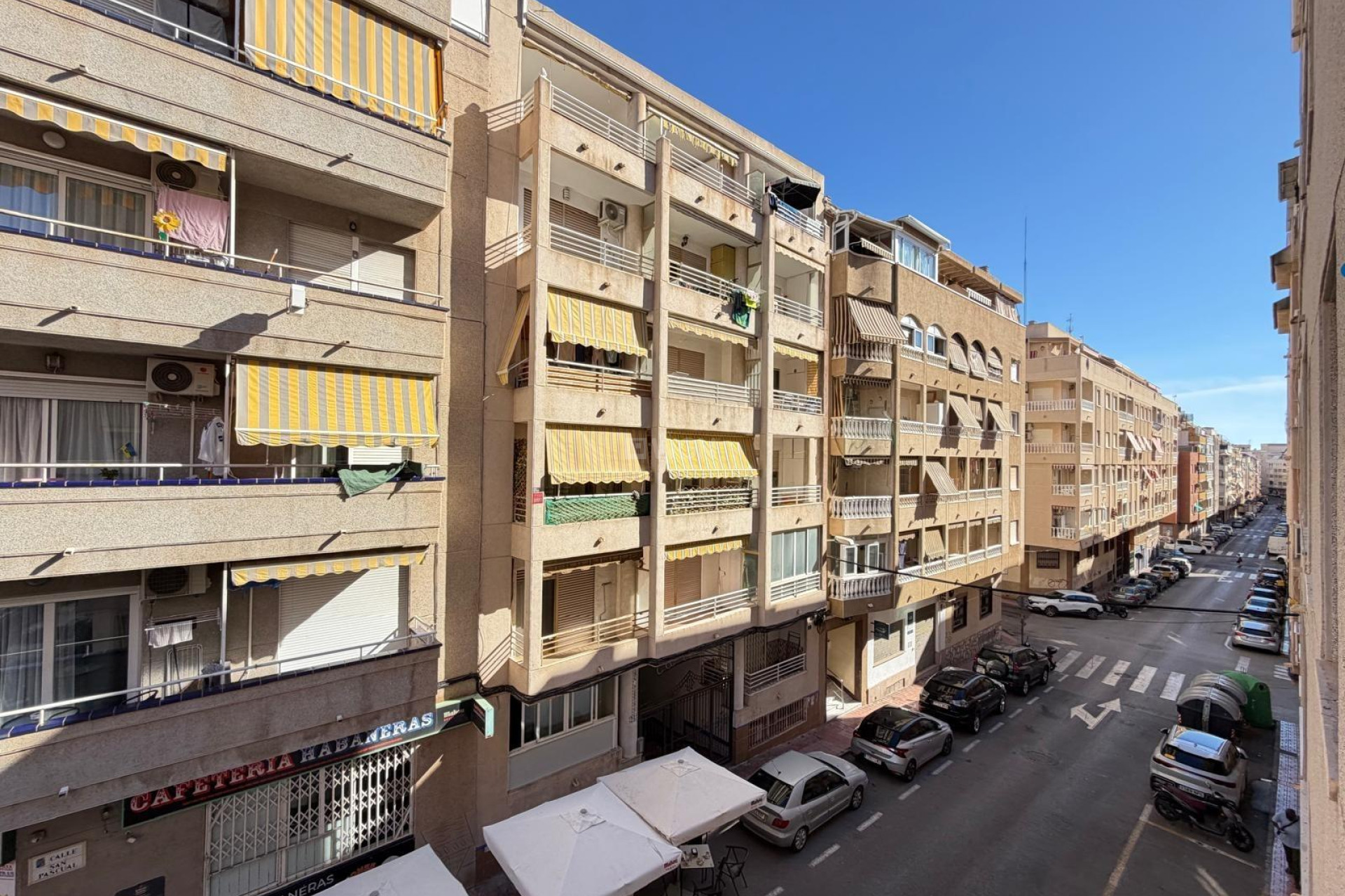 Odsprzedaż - Mieszkanie w bloku - Torrevieja - Playa del Cura