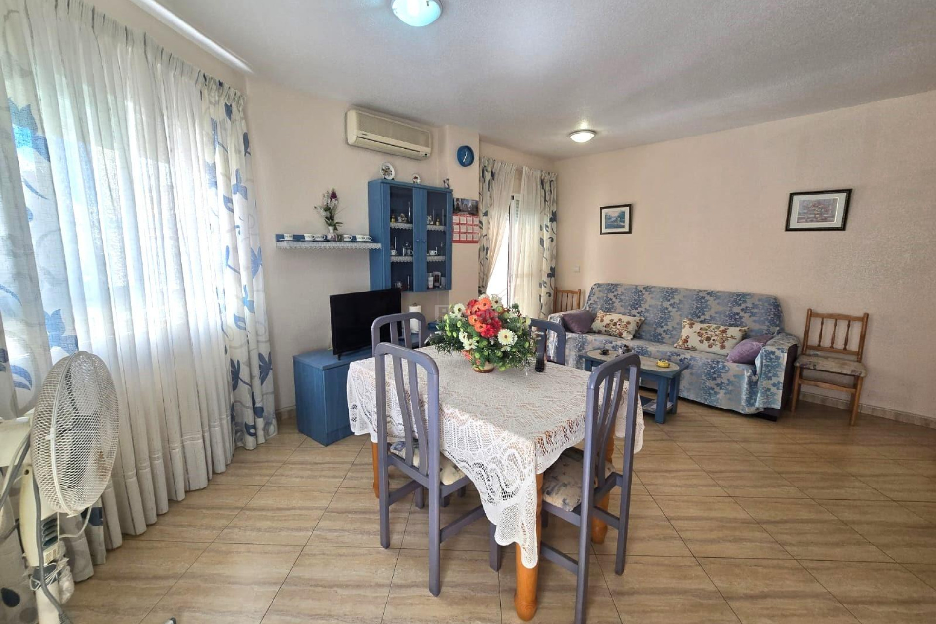 Odsprzedaż - Mieszkanie w bloku - Torrevieja - Playa del Cura