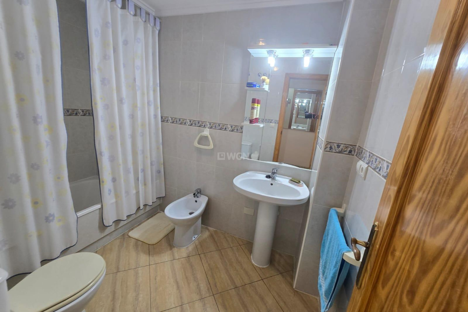 Odsprzedaż - Mieszkanie w bloku - Torrevieja - Playa del Cura