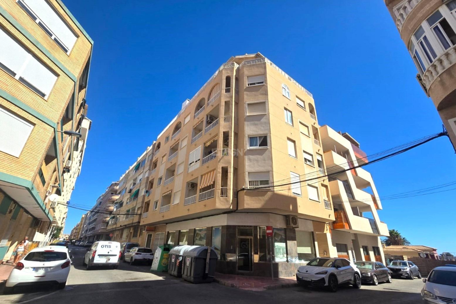 Odsprzedaż - Mieszkanie w bloku - Torrevieja - Playa del Cura