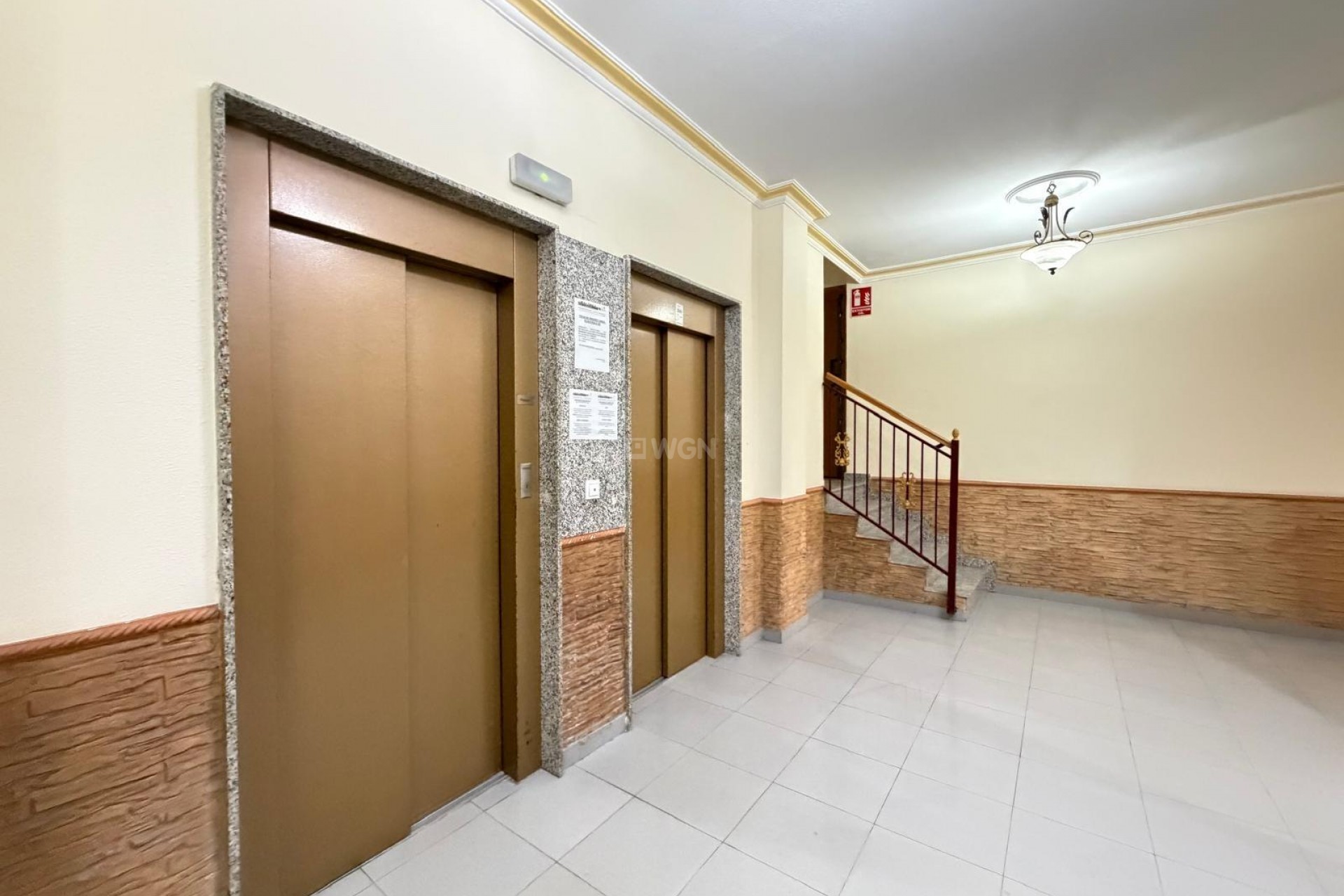 Odsprzedaż - Mieszkanie w bloku - Torrevieja - Playa del Cura