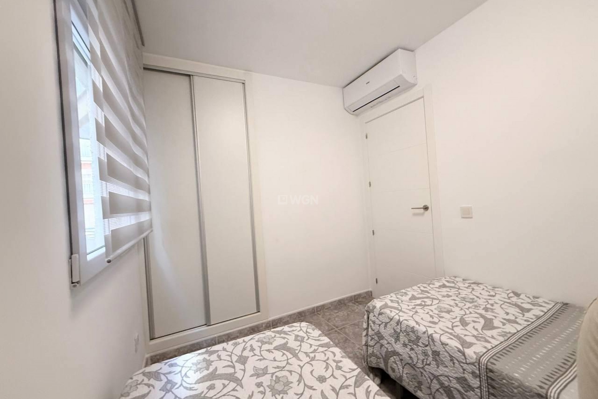Odsprzedaż - Mieszkanie w bloku - Torrevieja - Playa del Cura