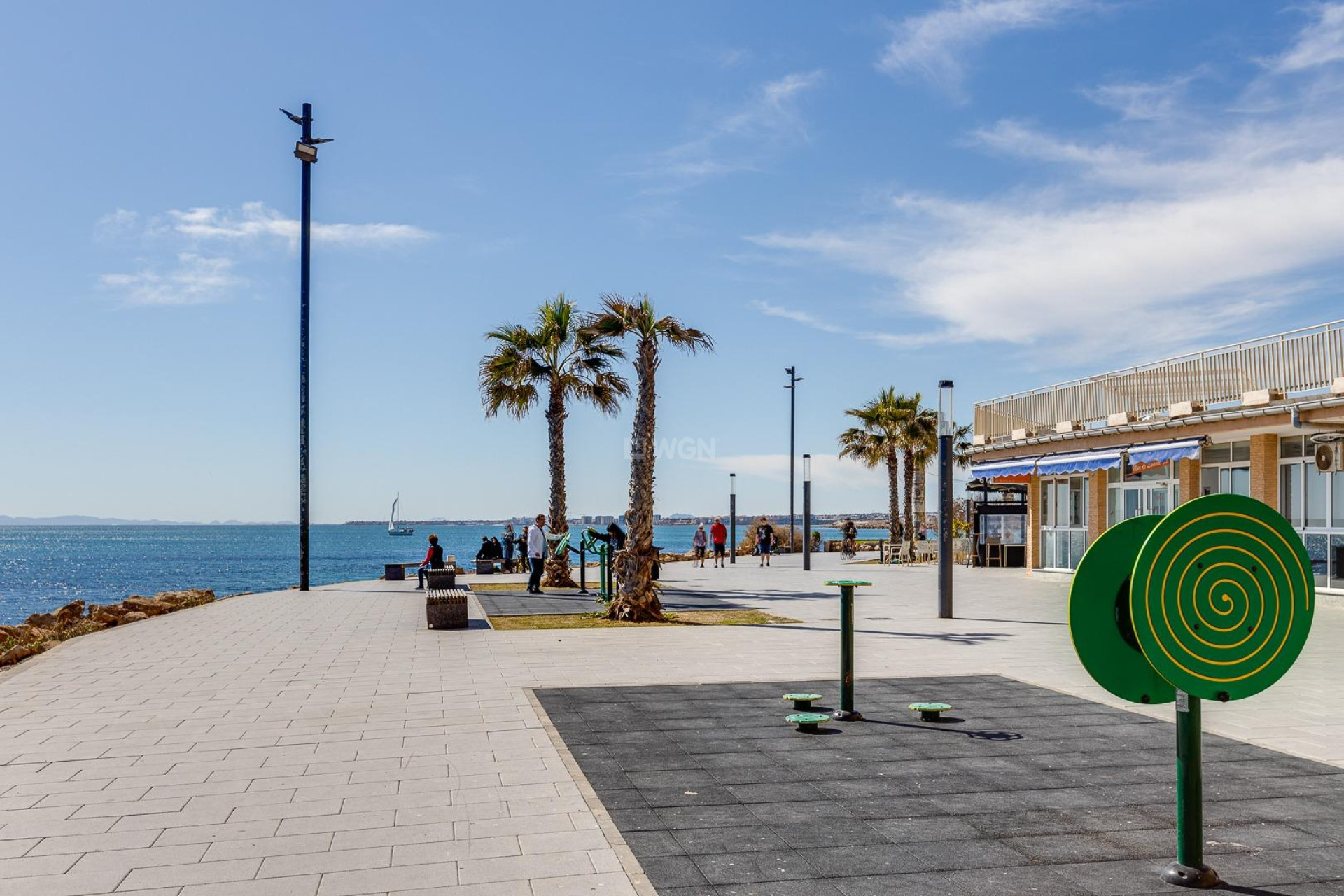 Odsprzedaż - Mieszkanie w bloku - Torrevieja - Playa del Cura