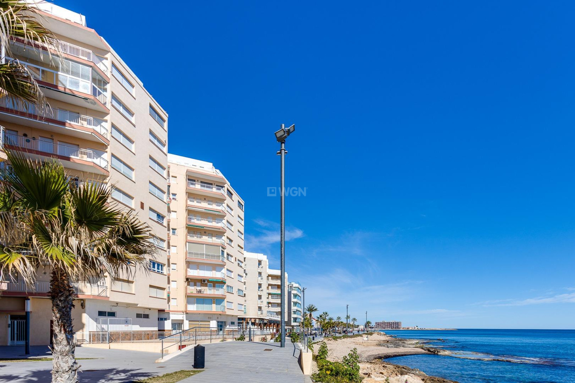 Odsprzedaż - Mieszkanie w bloku - Torrevieja - Playa del Cura