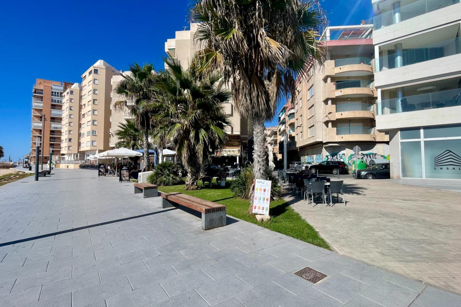 Odsprzedaż - Mieszkanie w bloku - Torrevieja - Playa del Cura