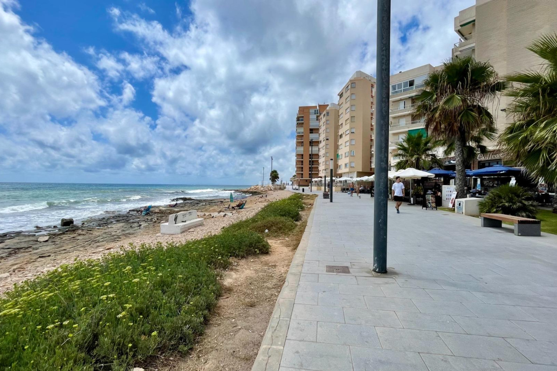 Odsprzedaż - Mieszkanie w bloku - Torrevieja - Playa del Cura