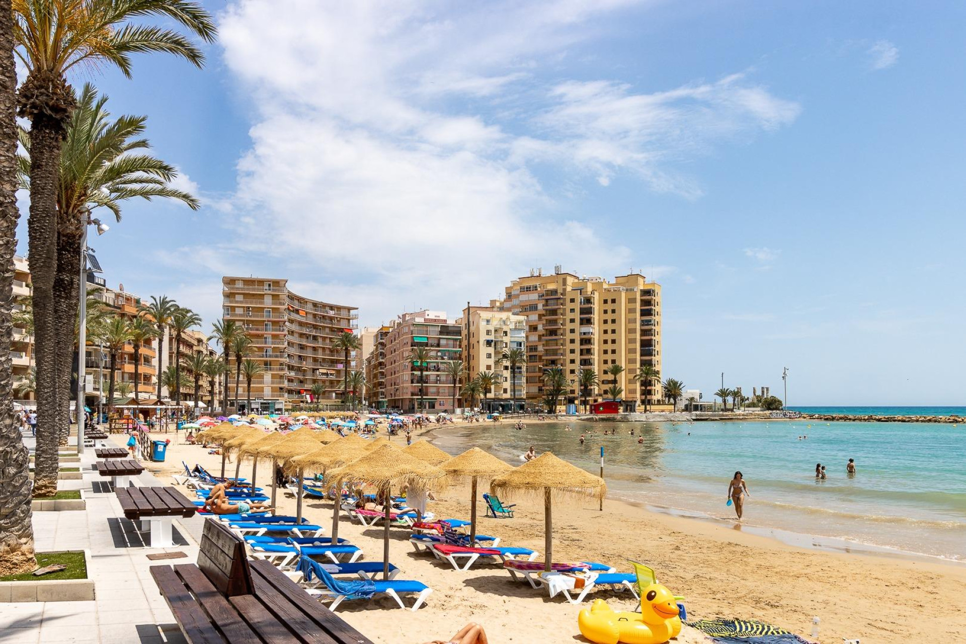 Odsprzedaż - Mieszkanie w bloku - Torrevieja - Playa del Cura