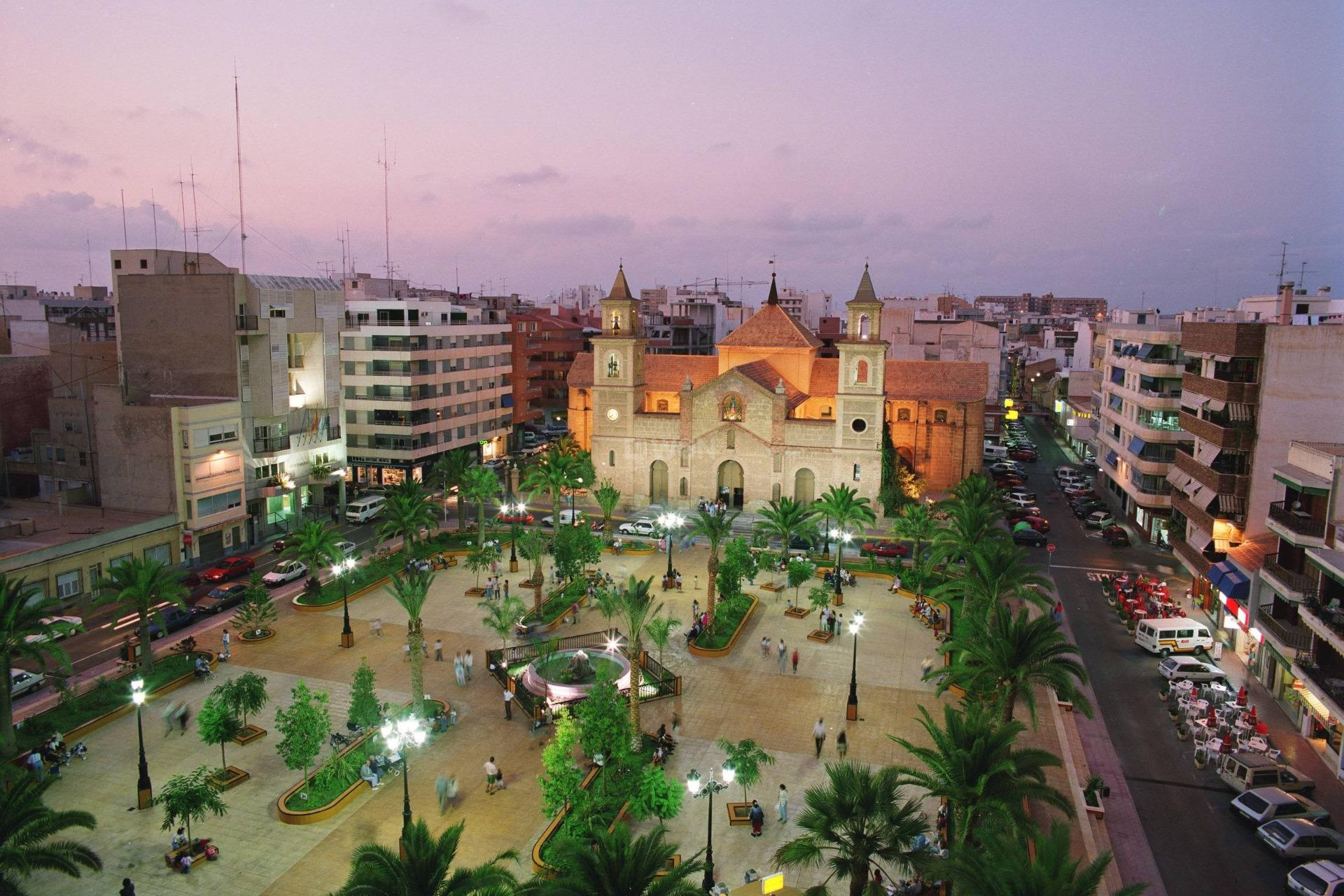 Odsprzedaż - Mieszkanie w bloku - Torrevieja - Playa del Cura