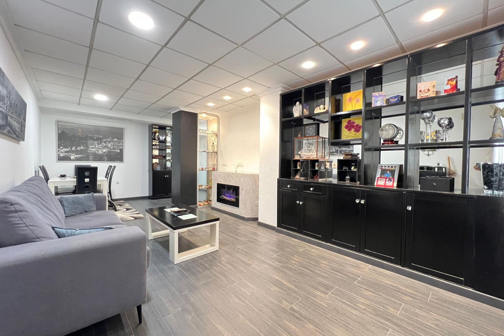 Odsprzedaż - Mieszkanie w bloku - Torrevieja - Playa del Cura