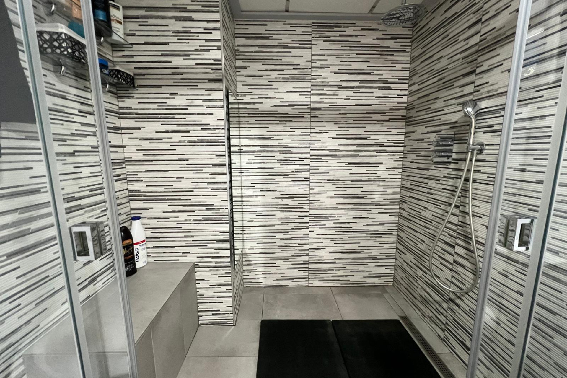 Odsprzedaż - Mieszkanie w bloku - Torrevieja - Playa del Cura